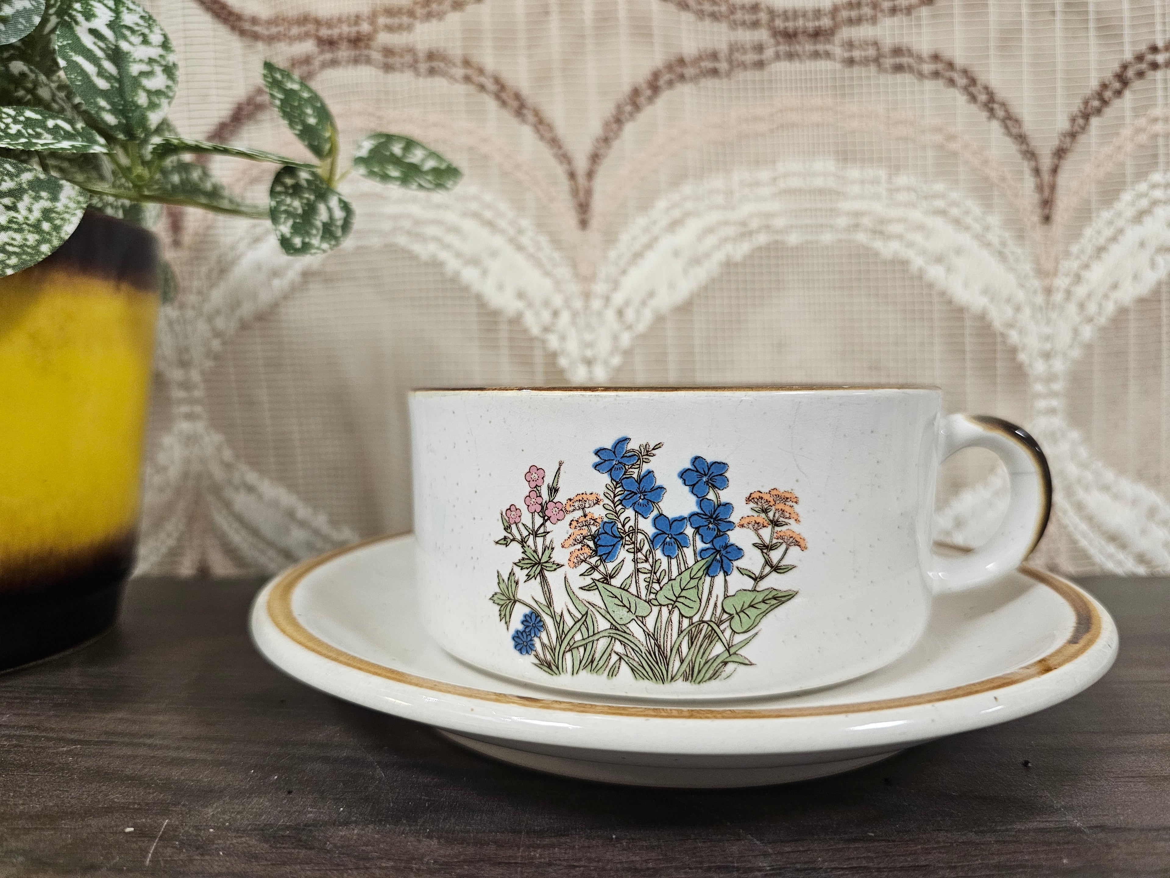 Wildflower soepkom met schotel blauwe bloemen