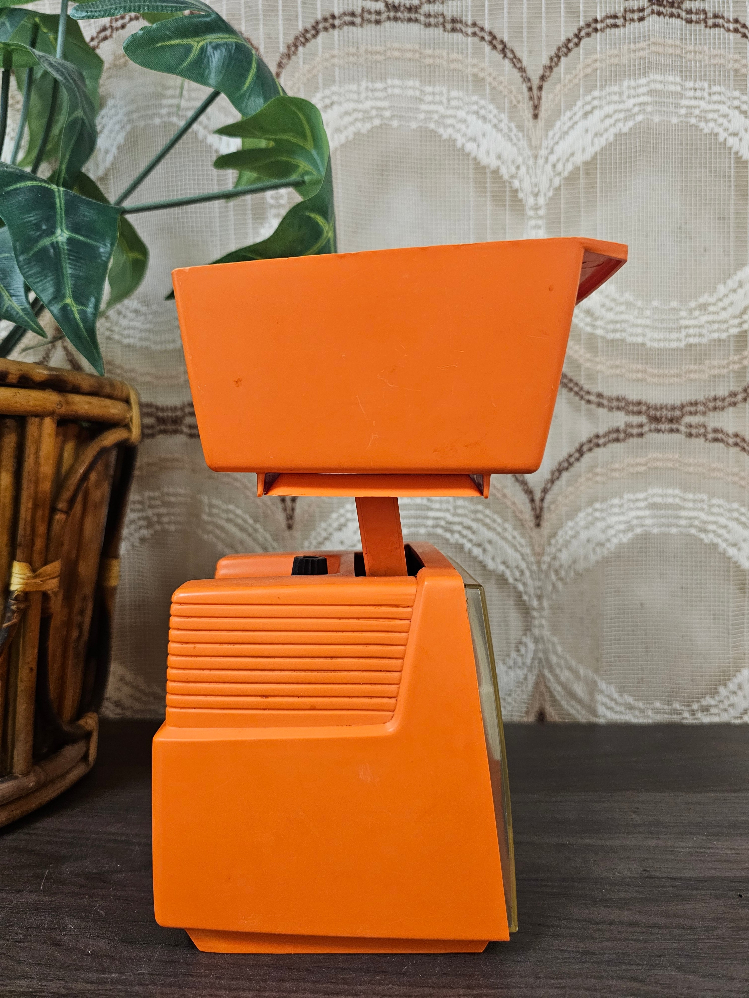 Hanson oranje keukenweegschaal