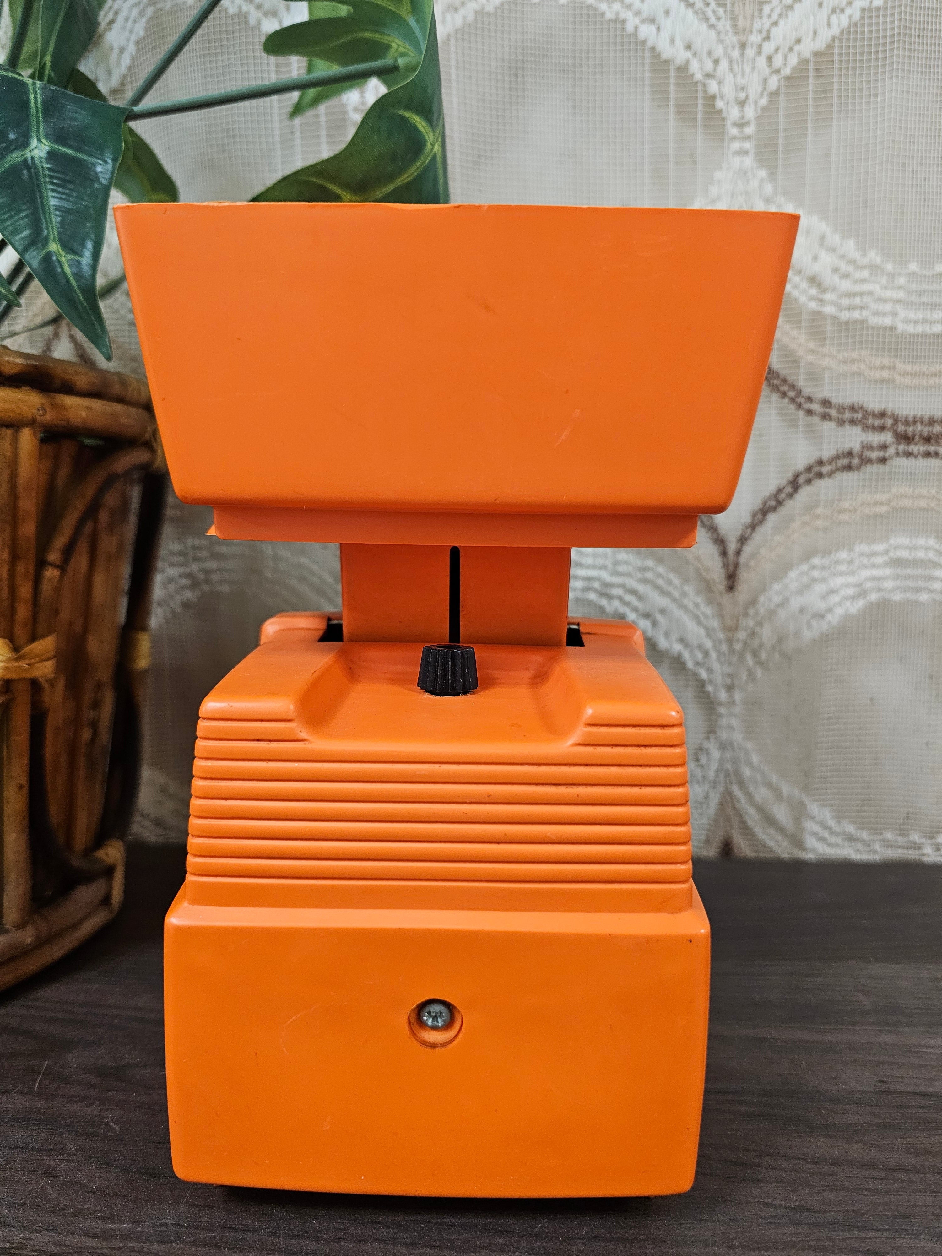 Hanson oranje keukenweegschaal