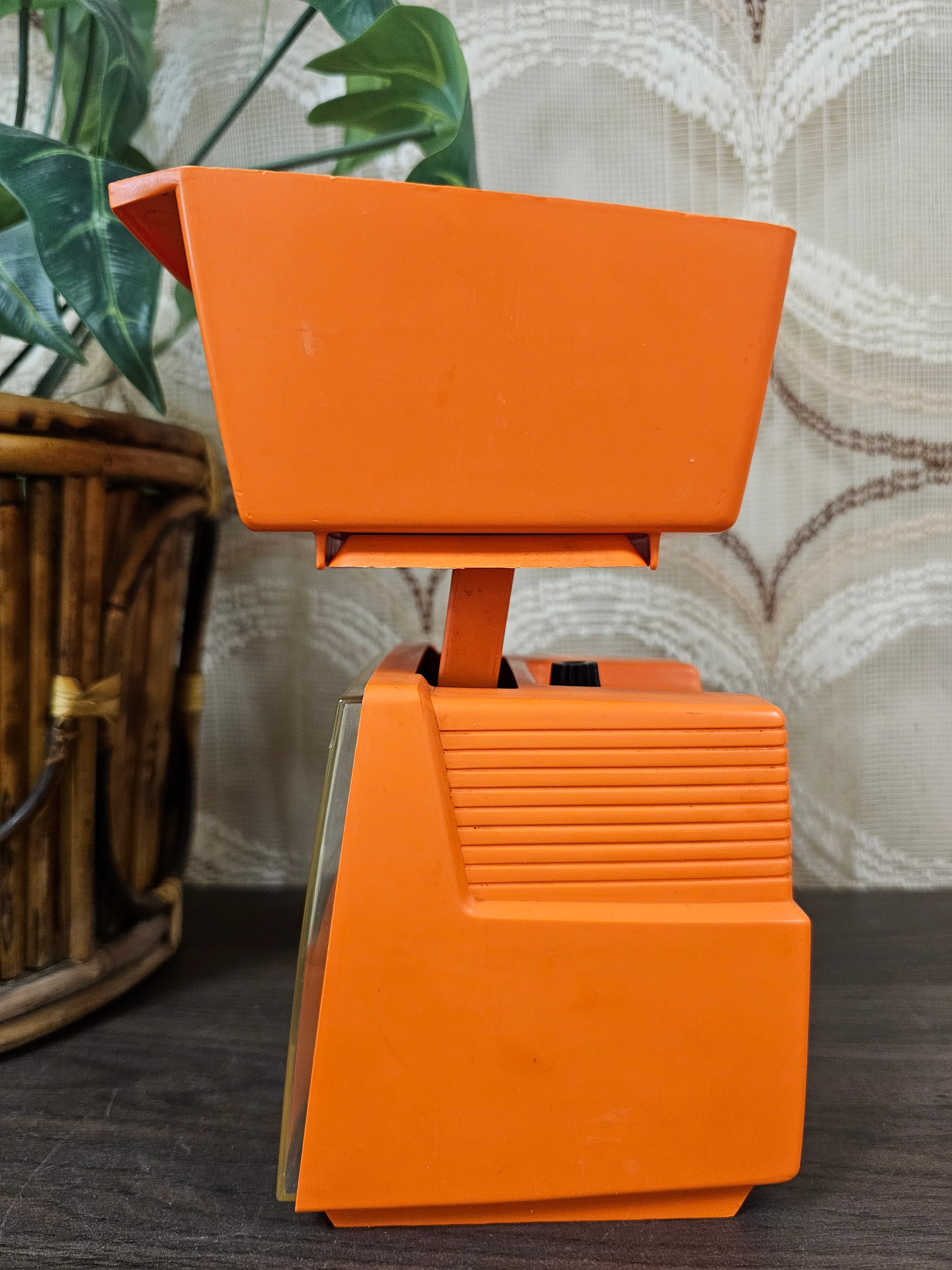 Hanson oranje keukenweegschaal