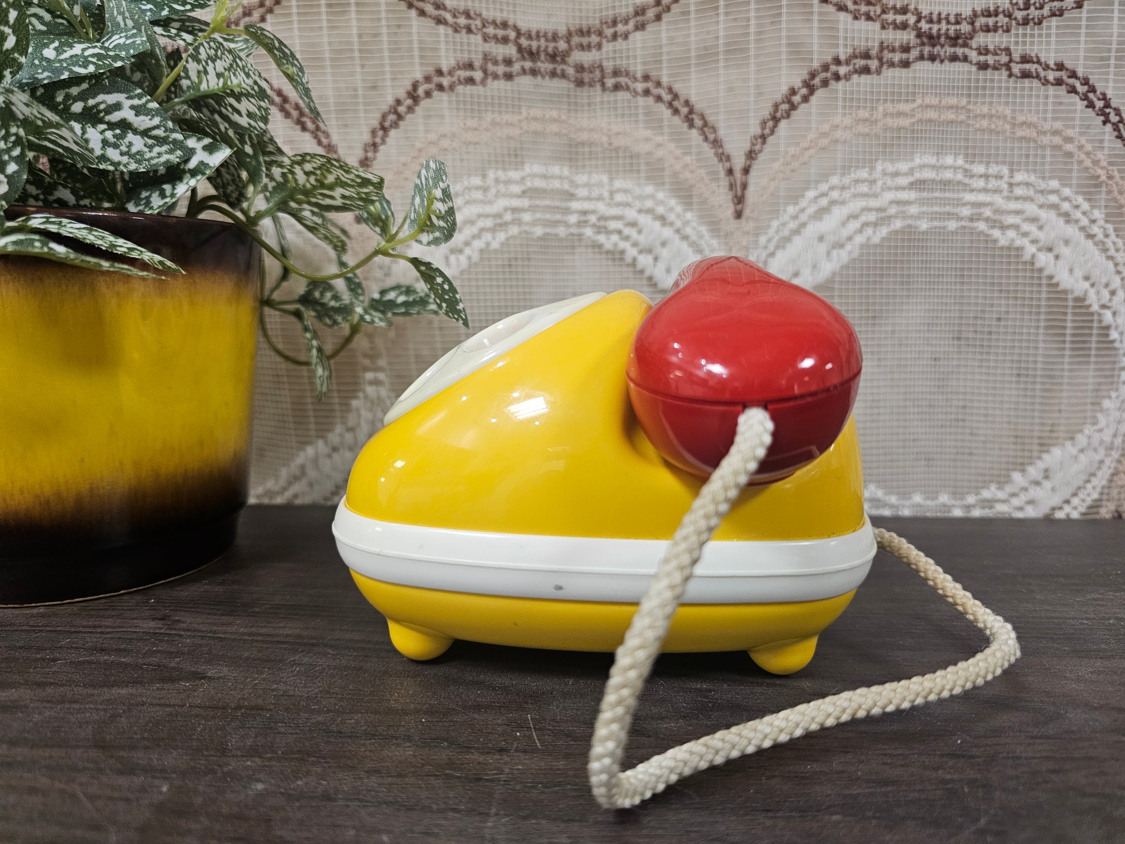 Ambi toys vintage speelgoed telefoon