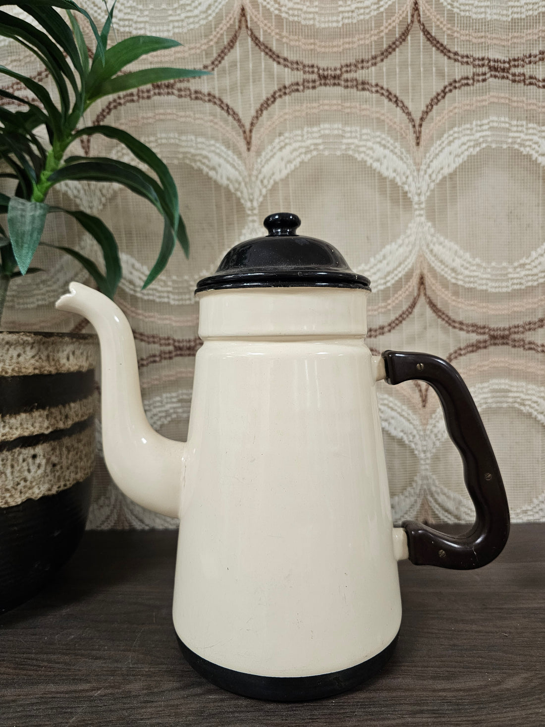 Emaille koffiepot cremekleur met zwart