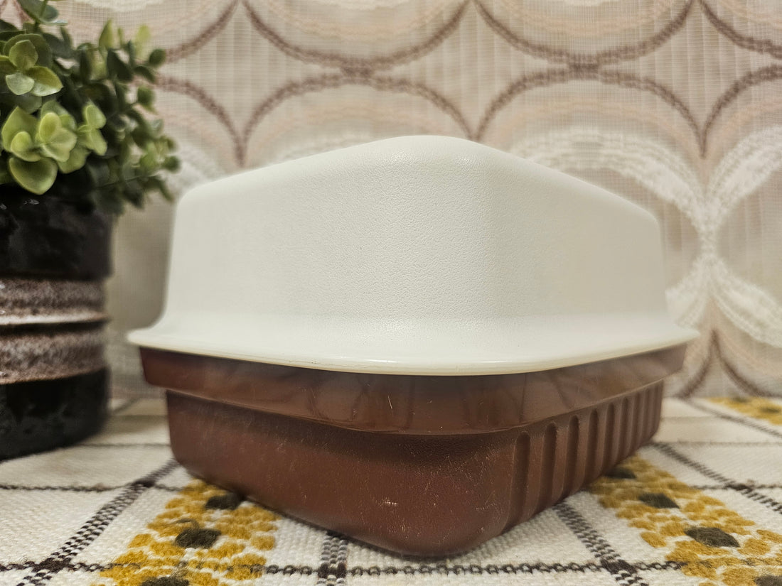 Tupperware kornuit kaasdoos bruin