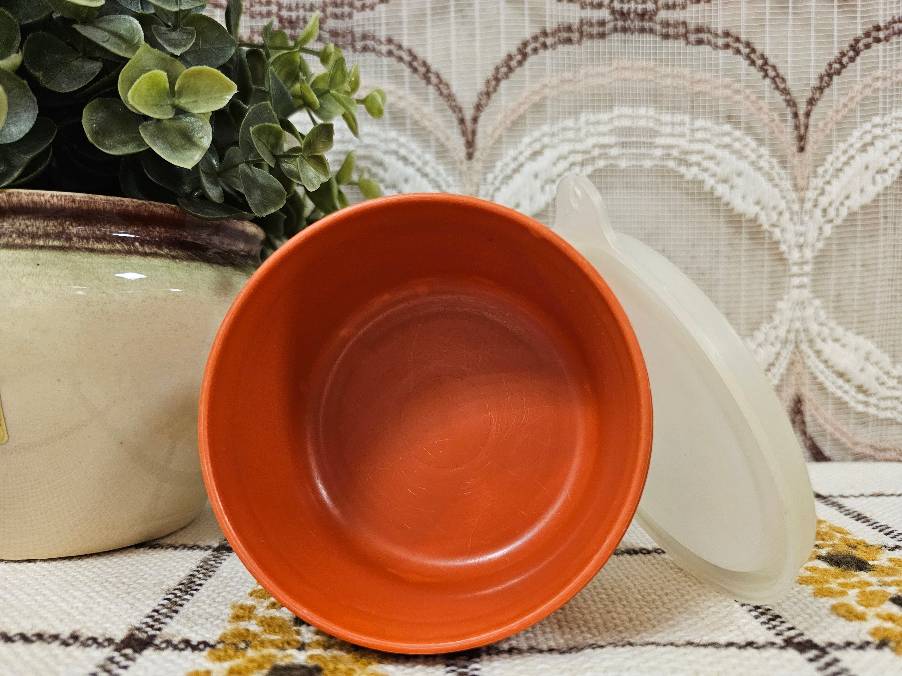 Tupperware bakje rond roestbruin 9,5 cm