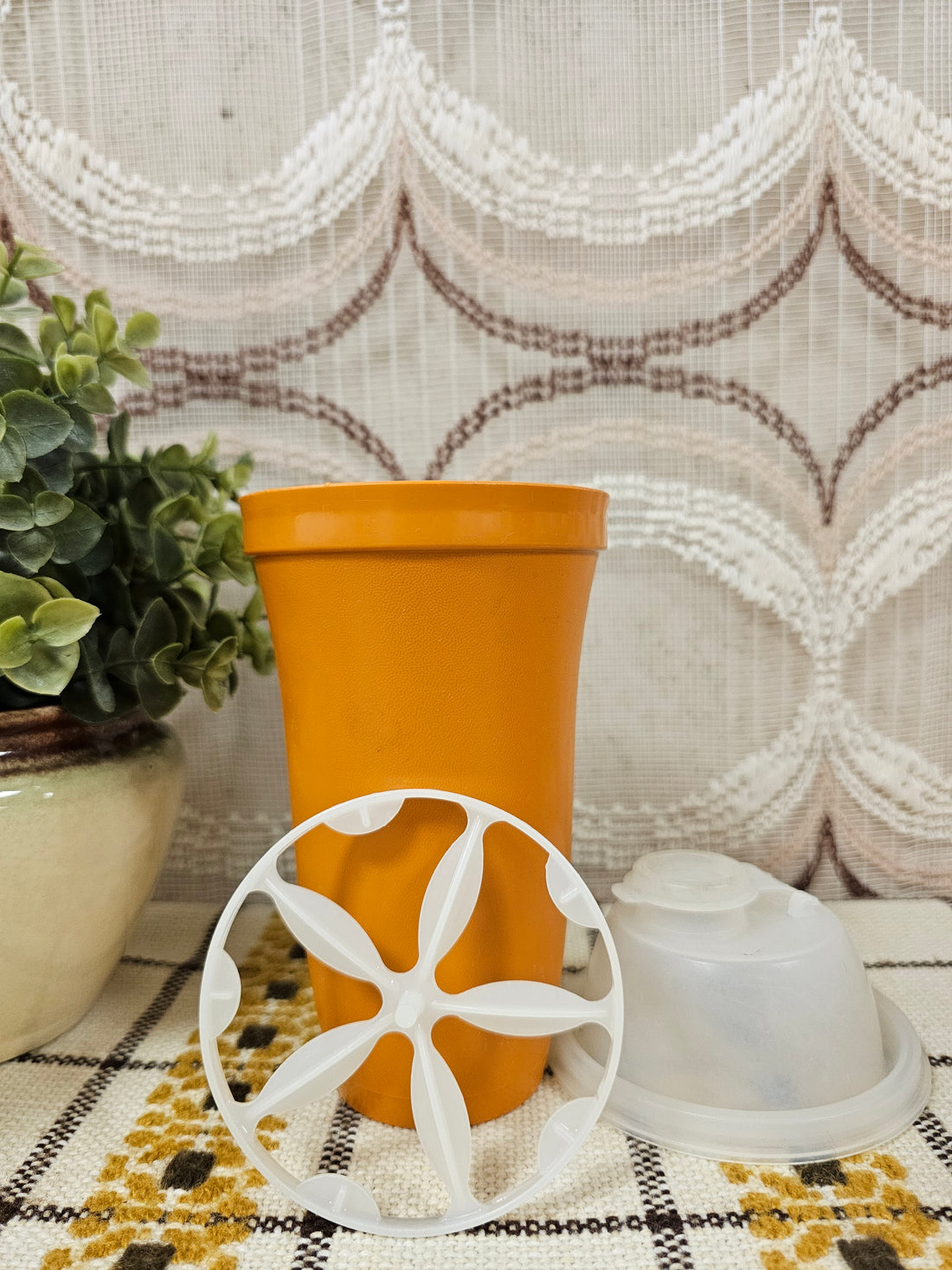 Tupperware oranje quickshaker /slagroomklopper