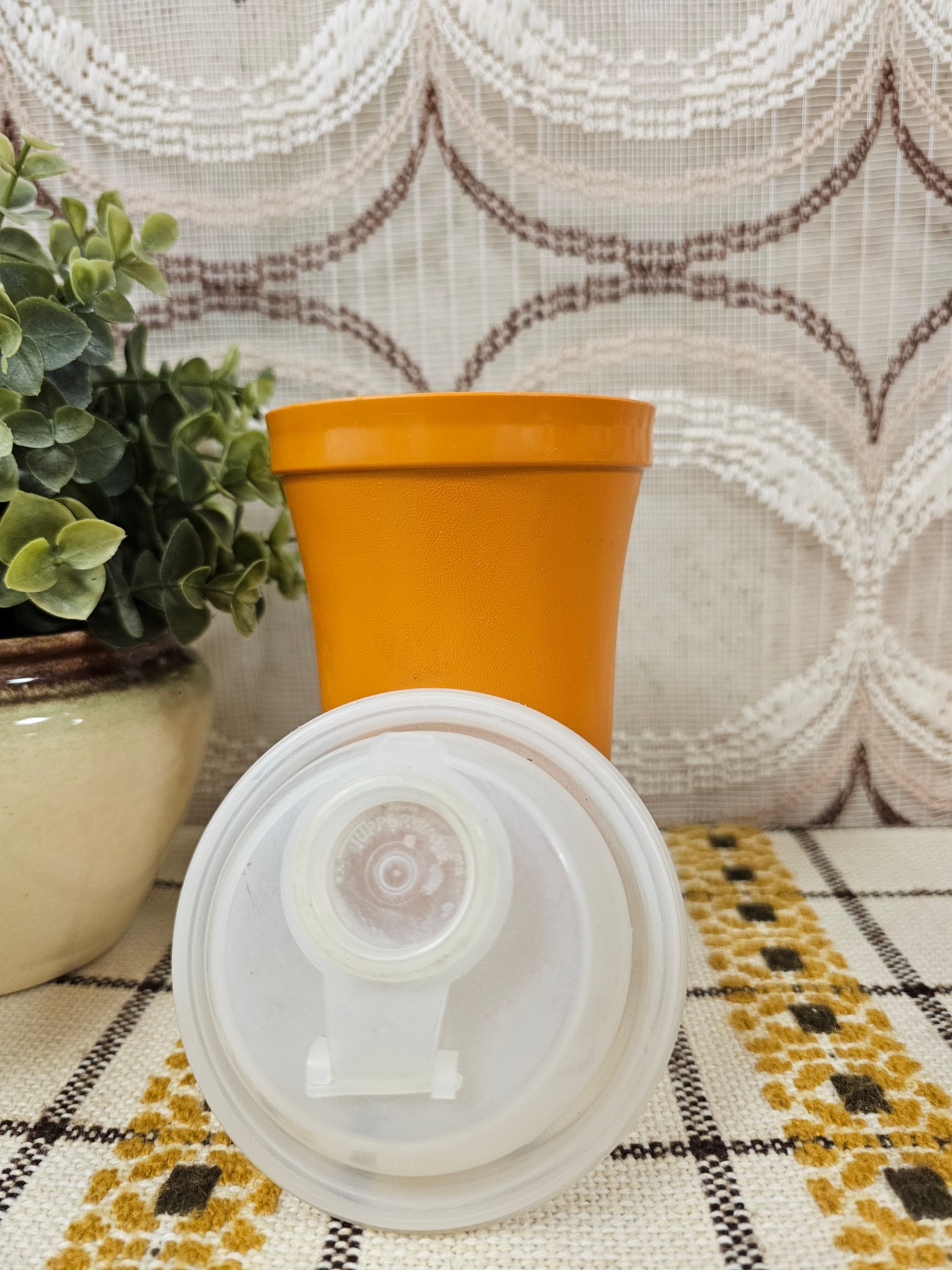 Tupperware oranje quickshaker /slagroomklopper
