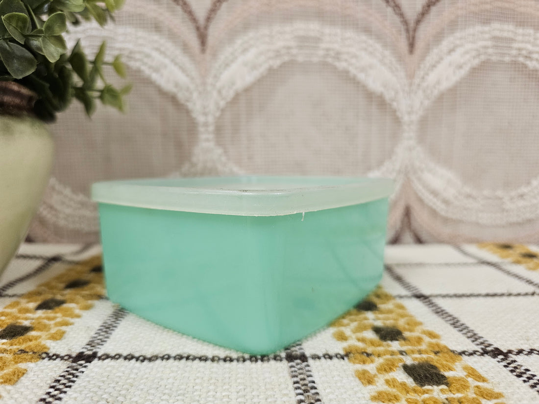 Tupperware bakje pastelgroen met deksel