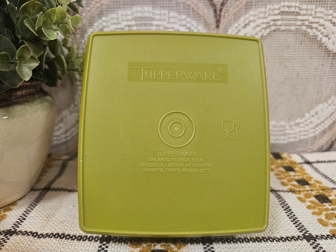 Tupperware olijfgroen bakje met deksel