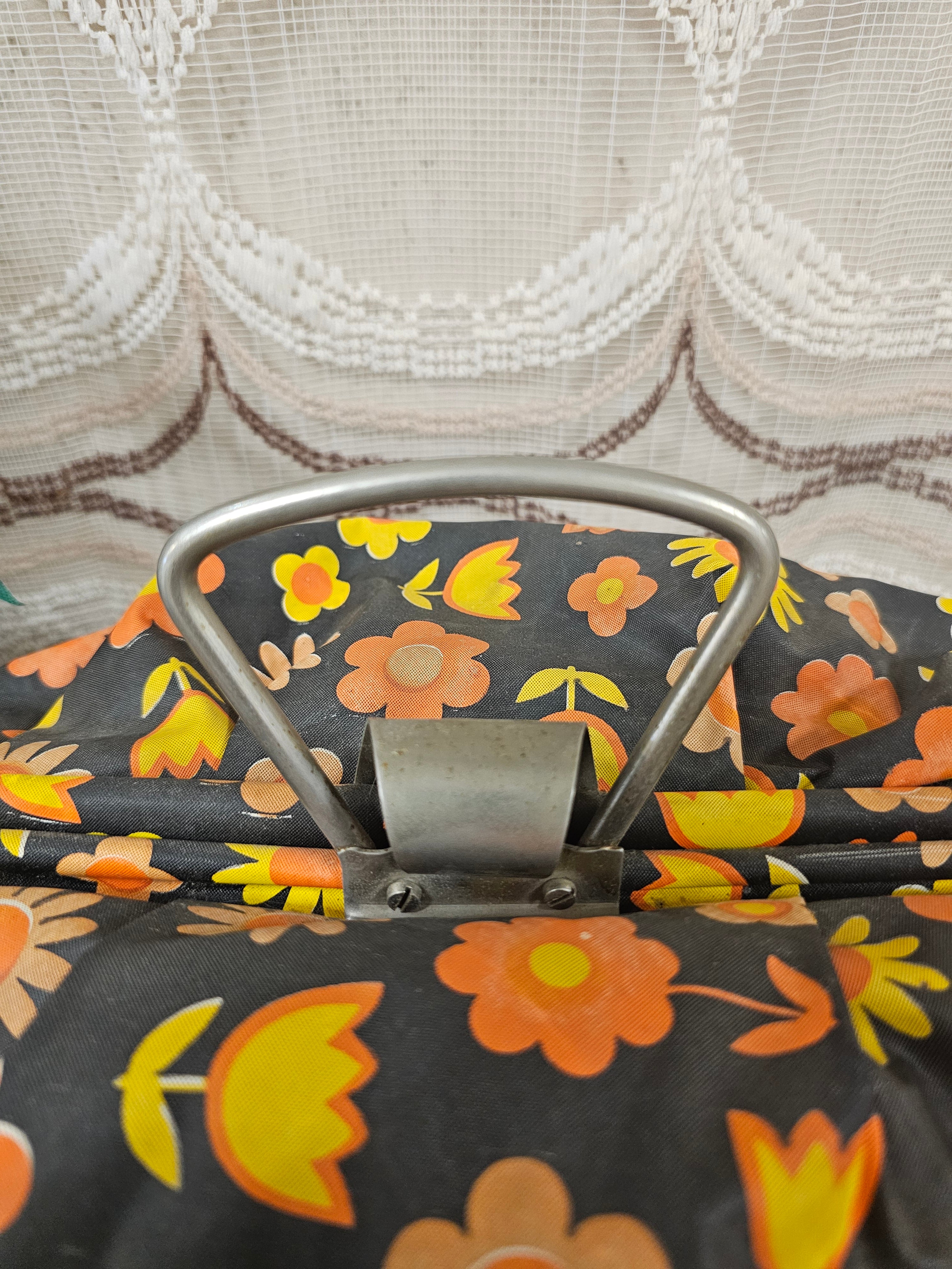 Vintage theebeurs met knip bloemenprint oranje geel