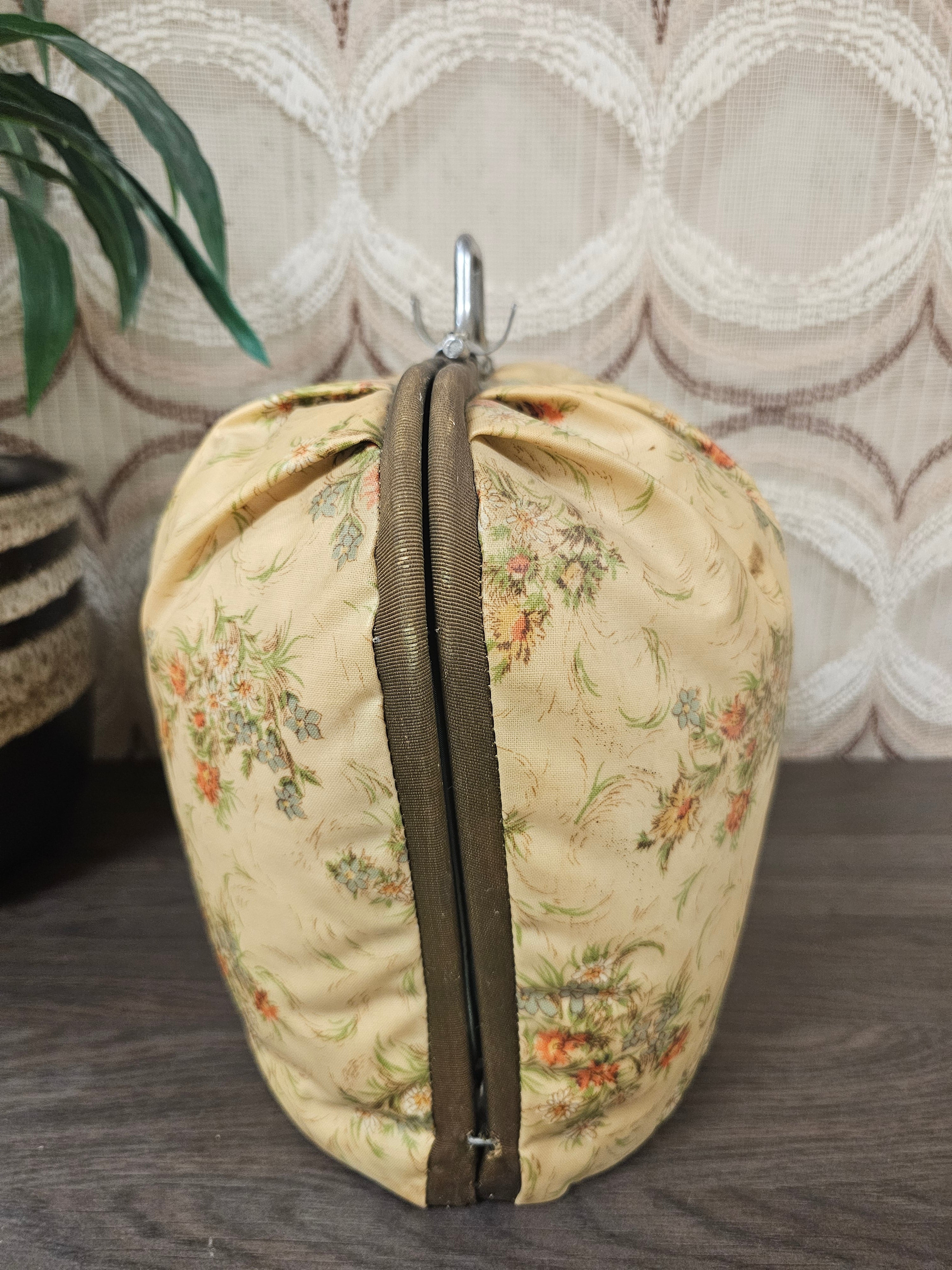 Theebeurs met knip Douwe Egberts beige met bloemen