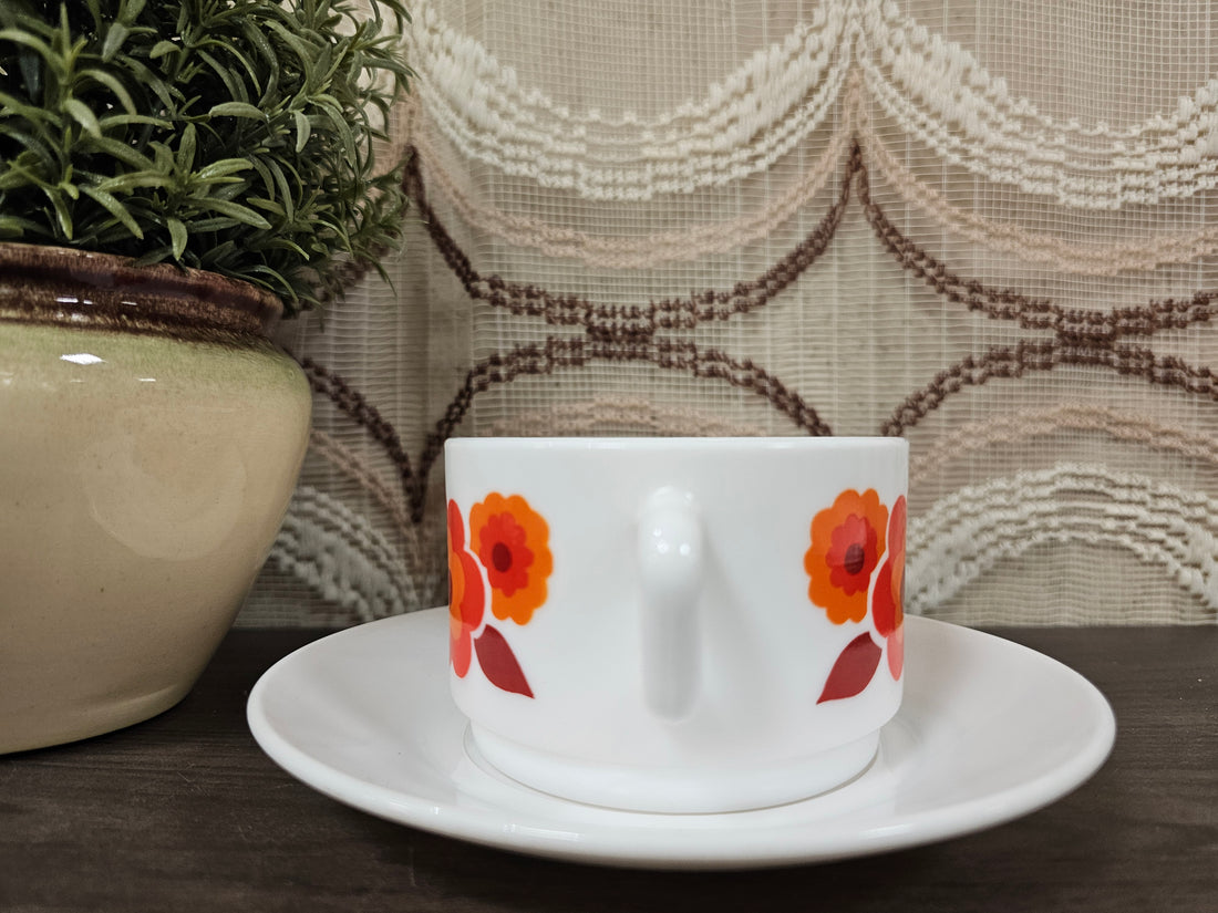 Arcopal France Lotus grote kop en schotel rood oranje