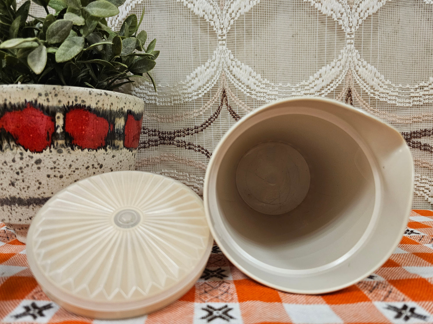 Tupperware kan cremekleur