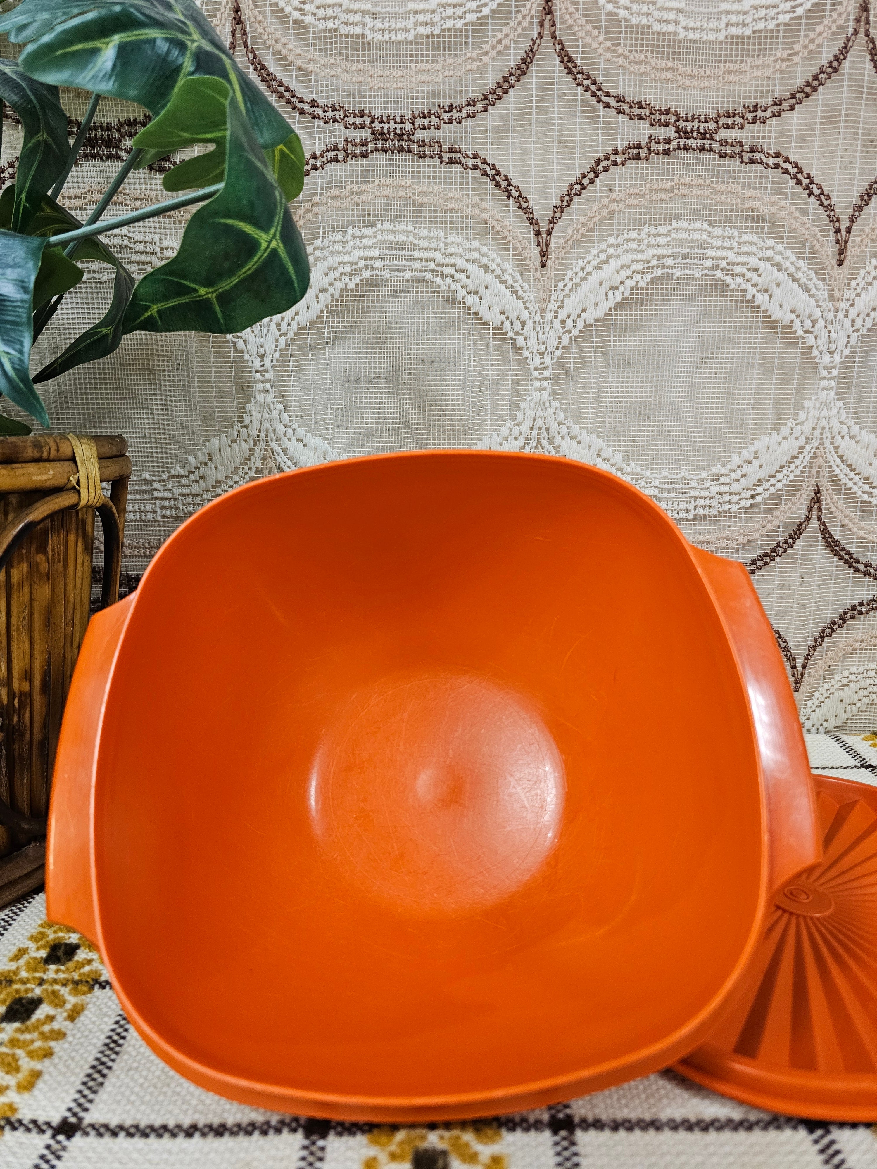 Vintage Tupperware kom met zonnedeksel oranje jaren ’70