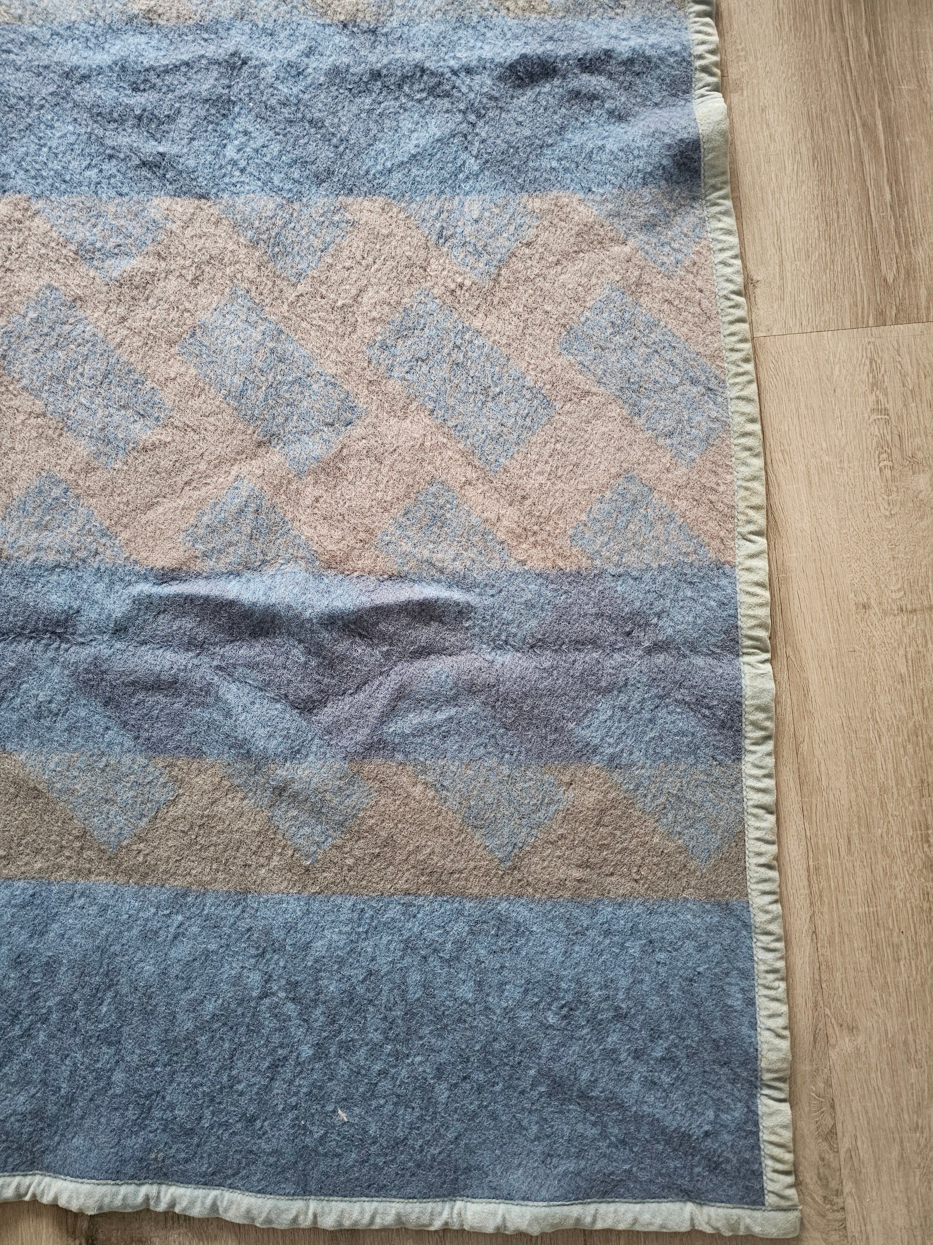 Aabe vintage wollen deken blauw beige 215x200 cm