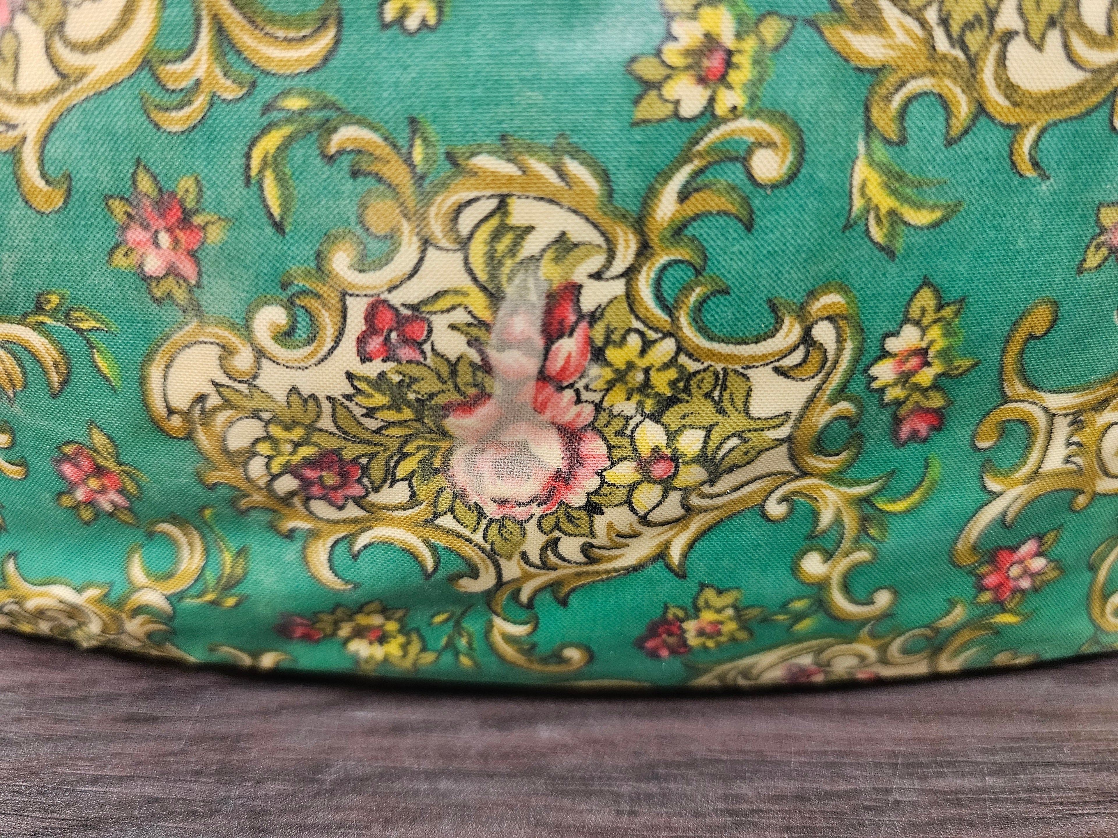 Vintage theebeurs met knip groen bloemenpatroon