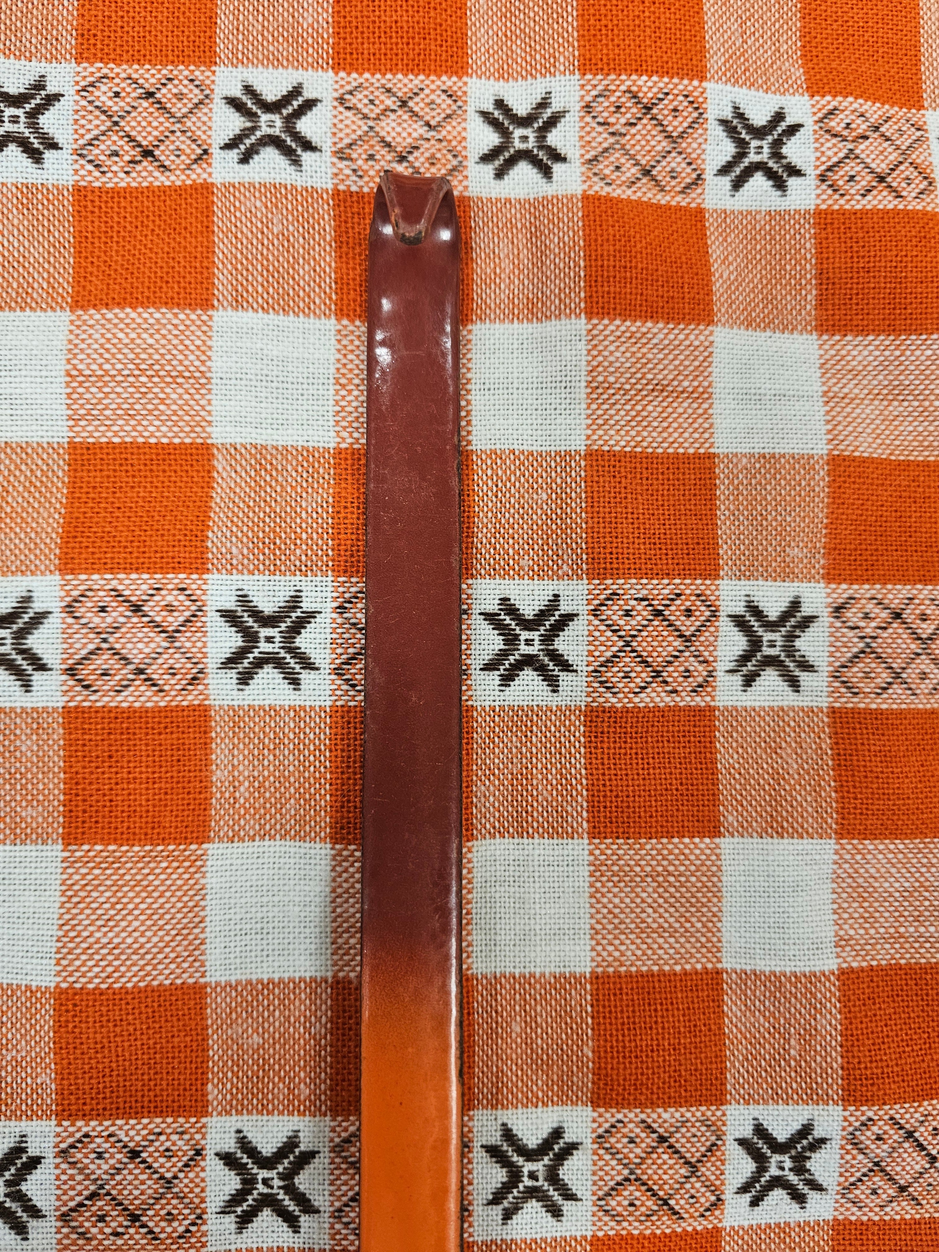 Vintage emaille soeplepel oranje-rood met grijs 35 cm