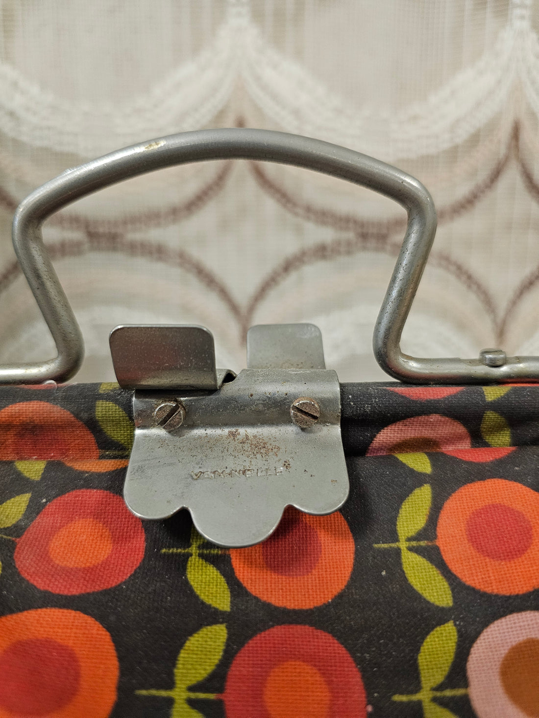 Vintage theebeurs met knip van Nelle bruin met bloemen