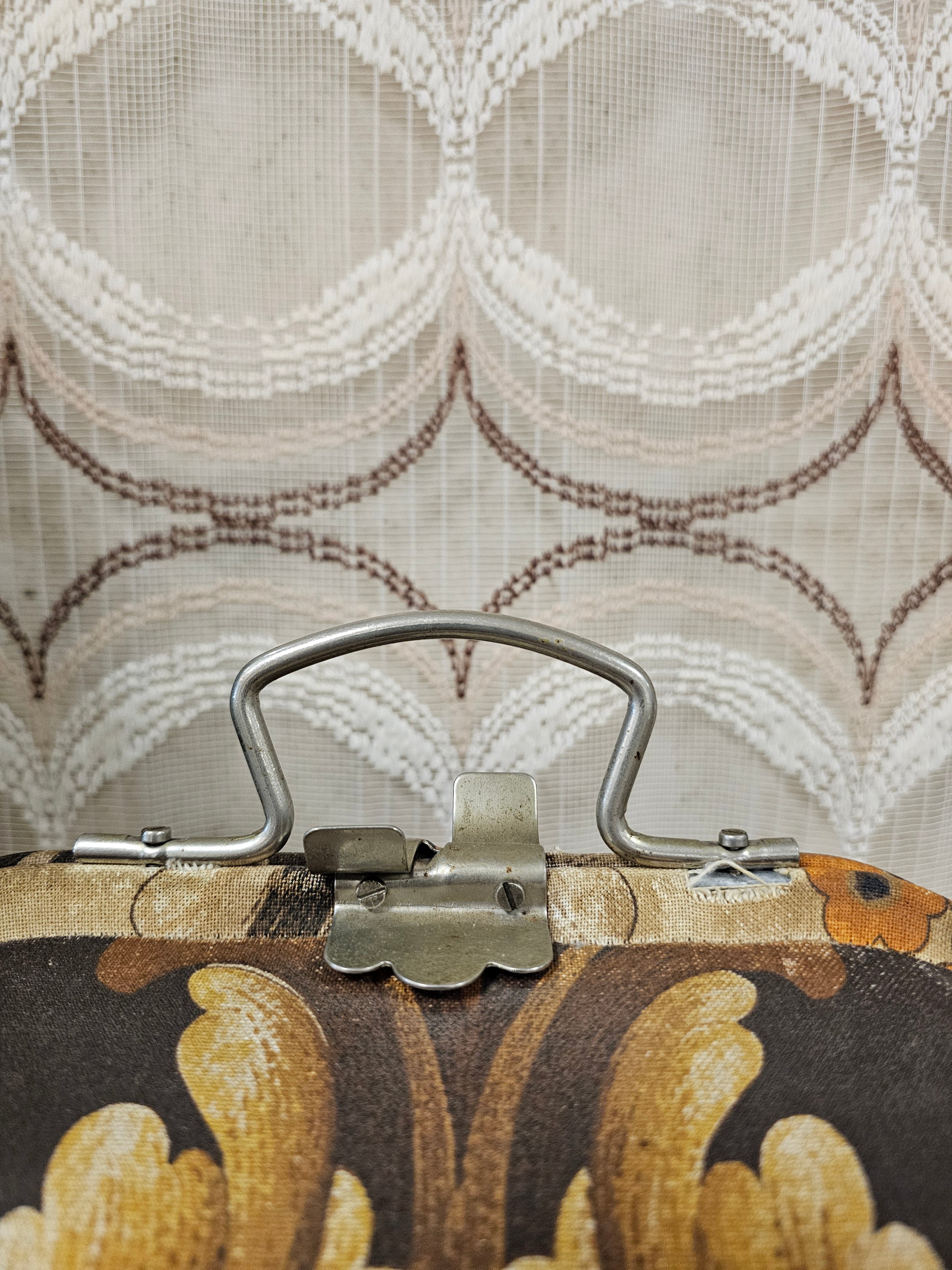 Vintage theebeurs met knip bruine bladeren