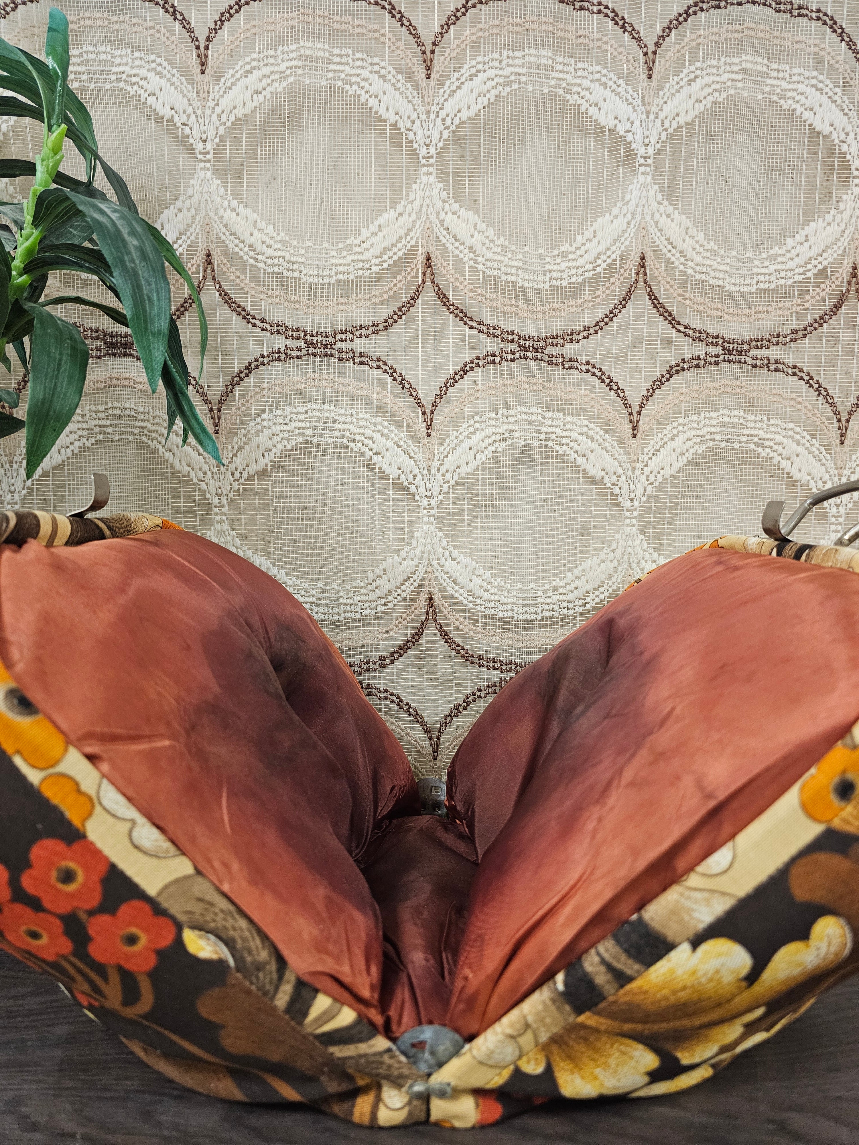 Vintage theebeurs met knip bruine bladeren