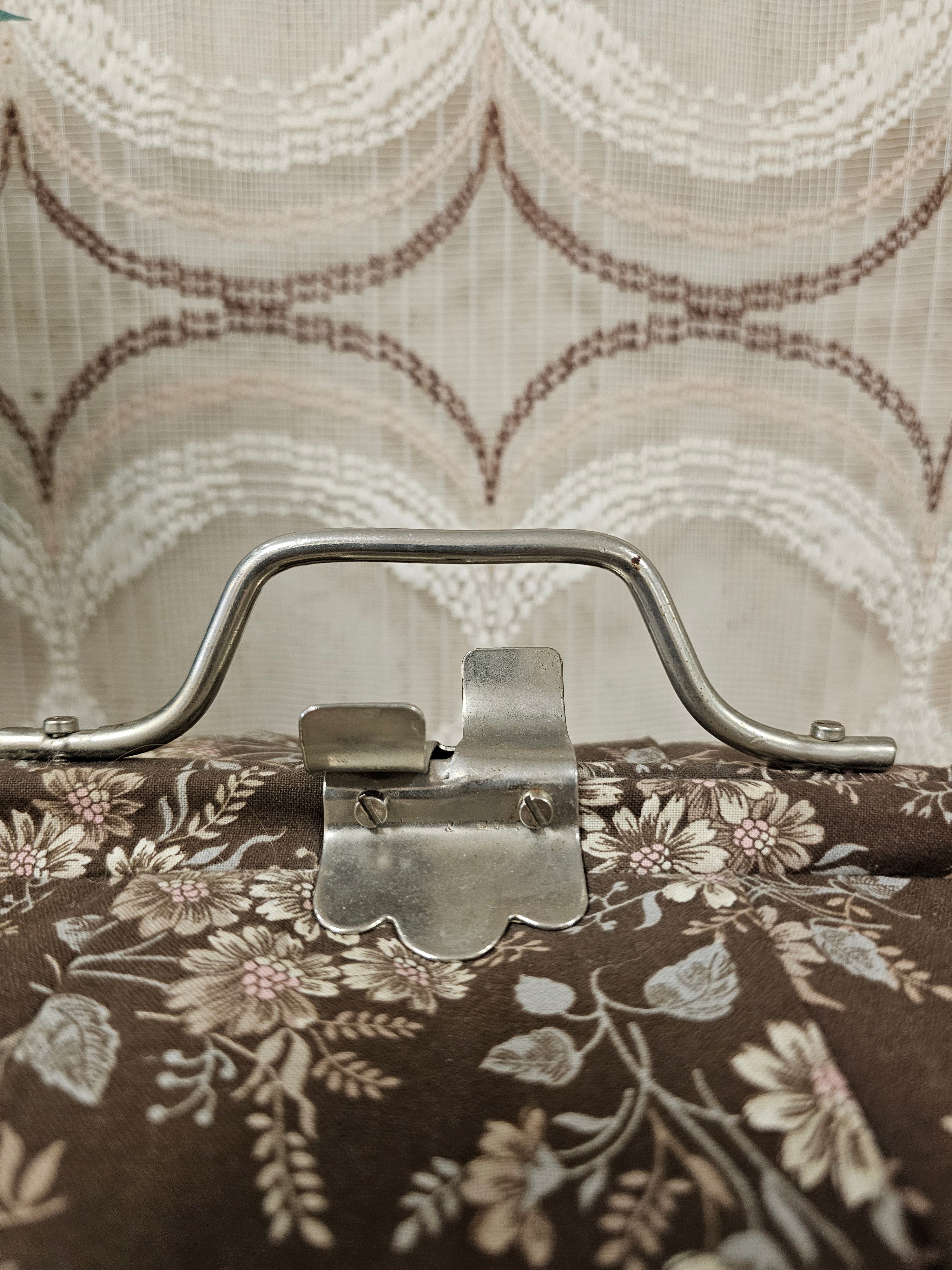 Vintage theebeurs met knip bruin beige bloemen