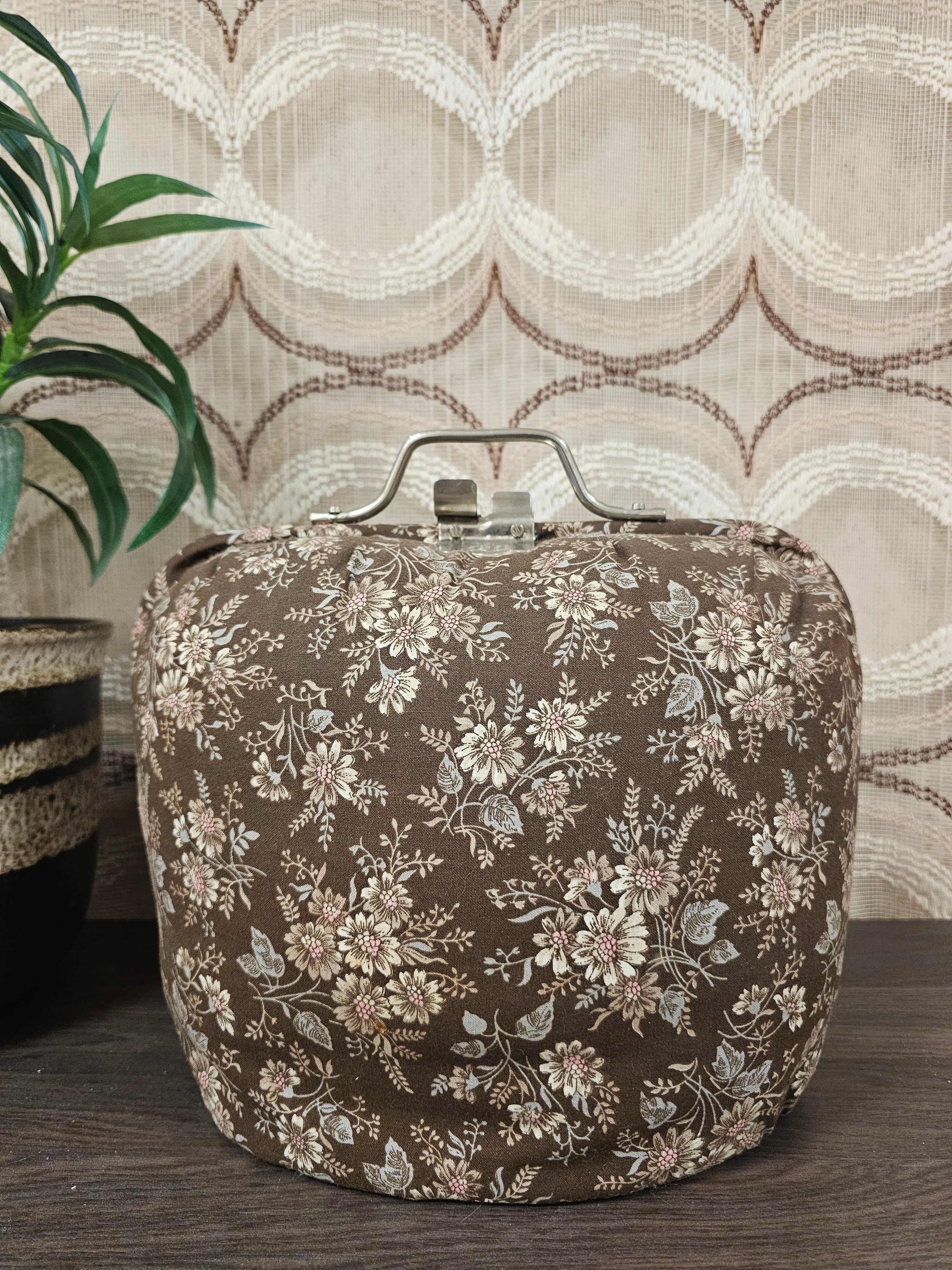 Vintage theebeurs met knip bruin beige bloemen