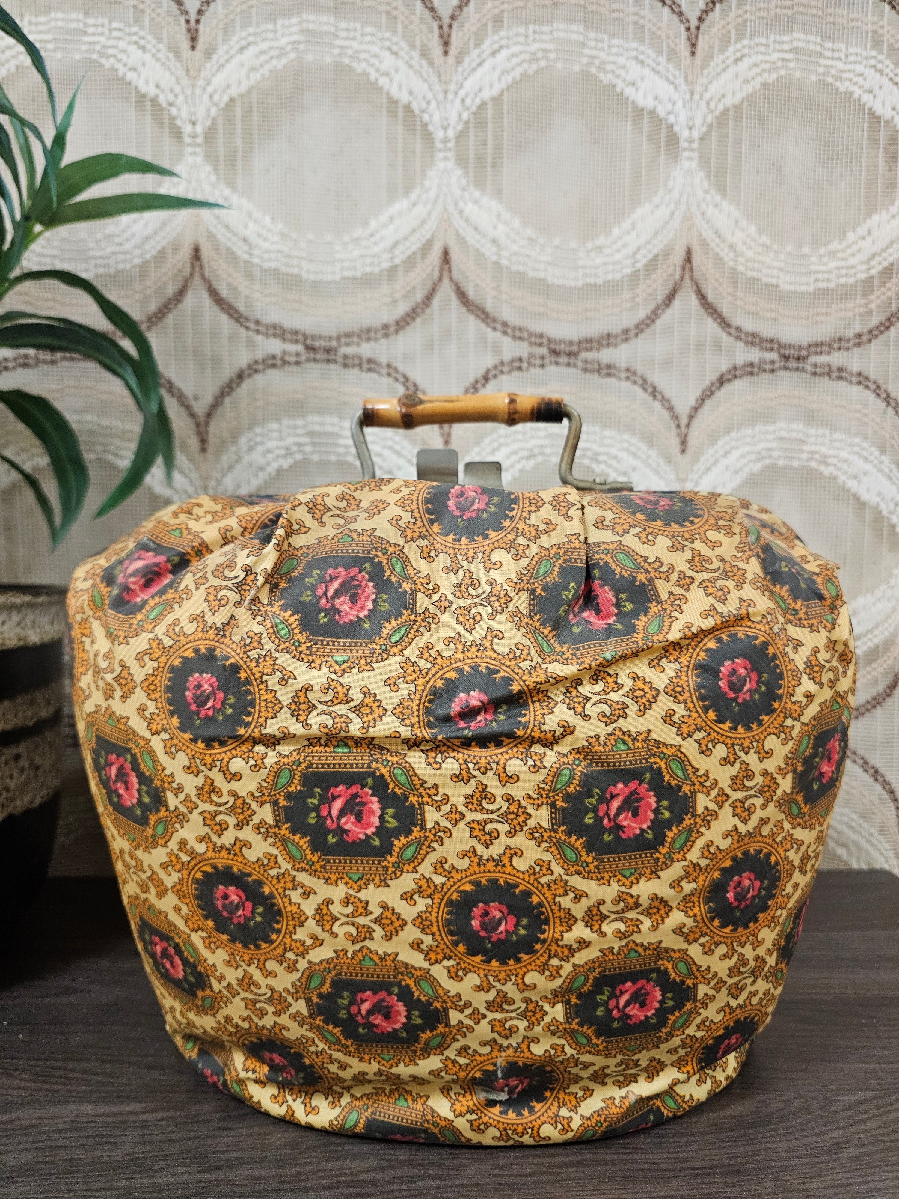 Vintage theebeurs met knip rozenmotief bamboe handvat
