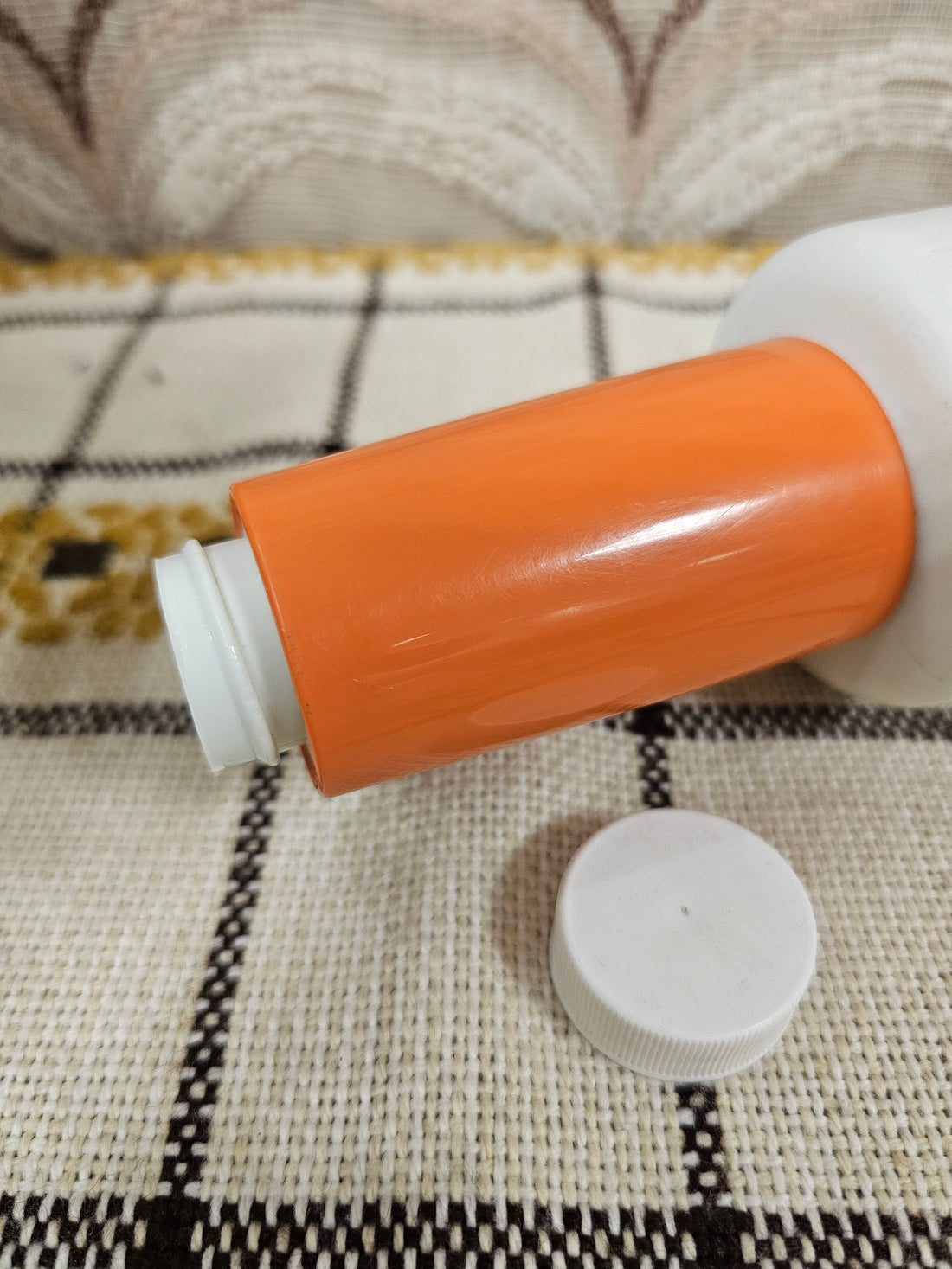 Tupperware deegroller wit | Oranje handvatten | Vulbaar met water | 46 cm