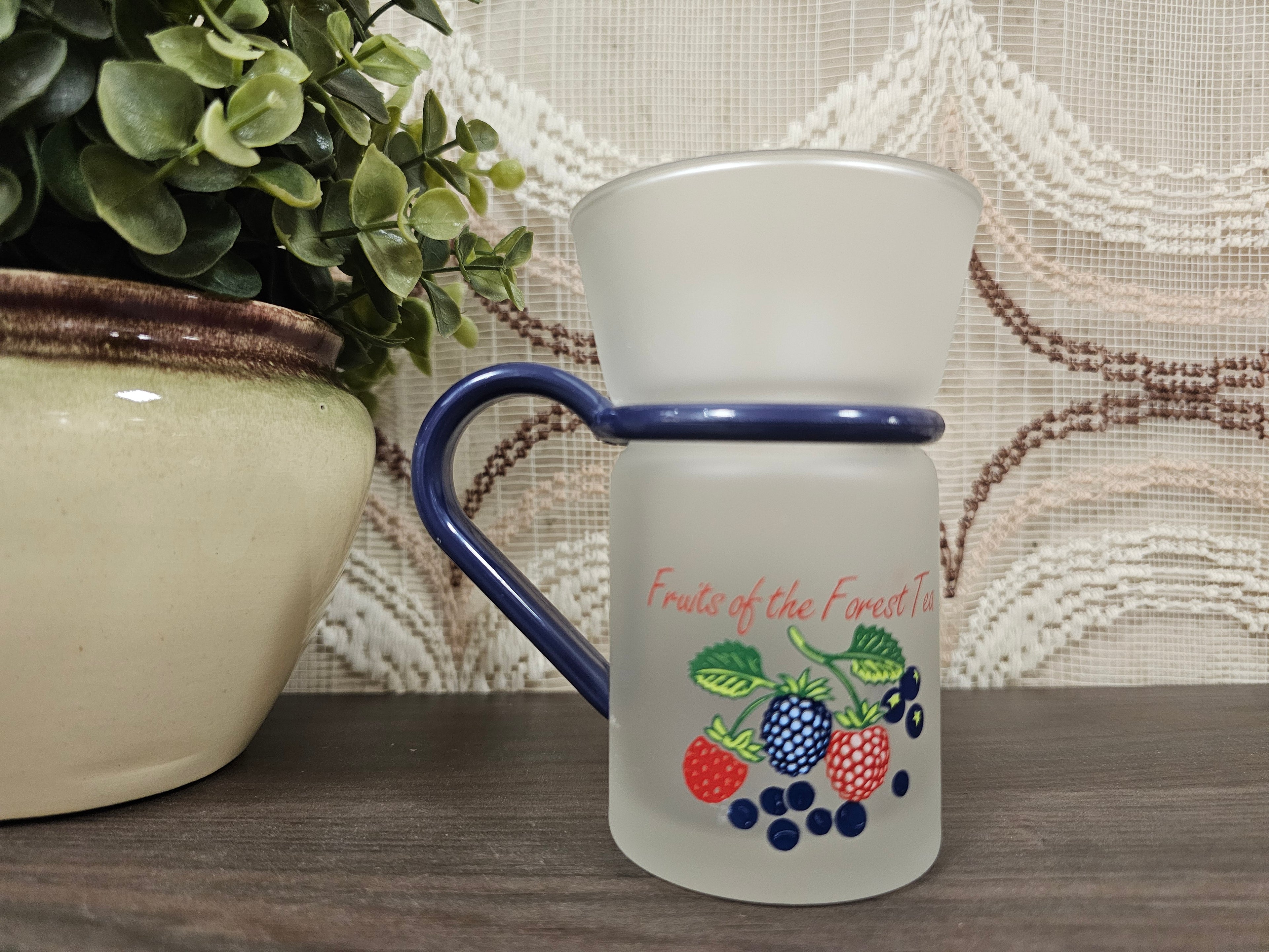 Thee beker matglas bosvruchten