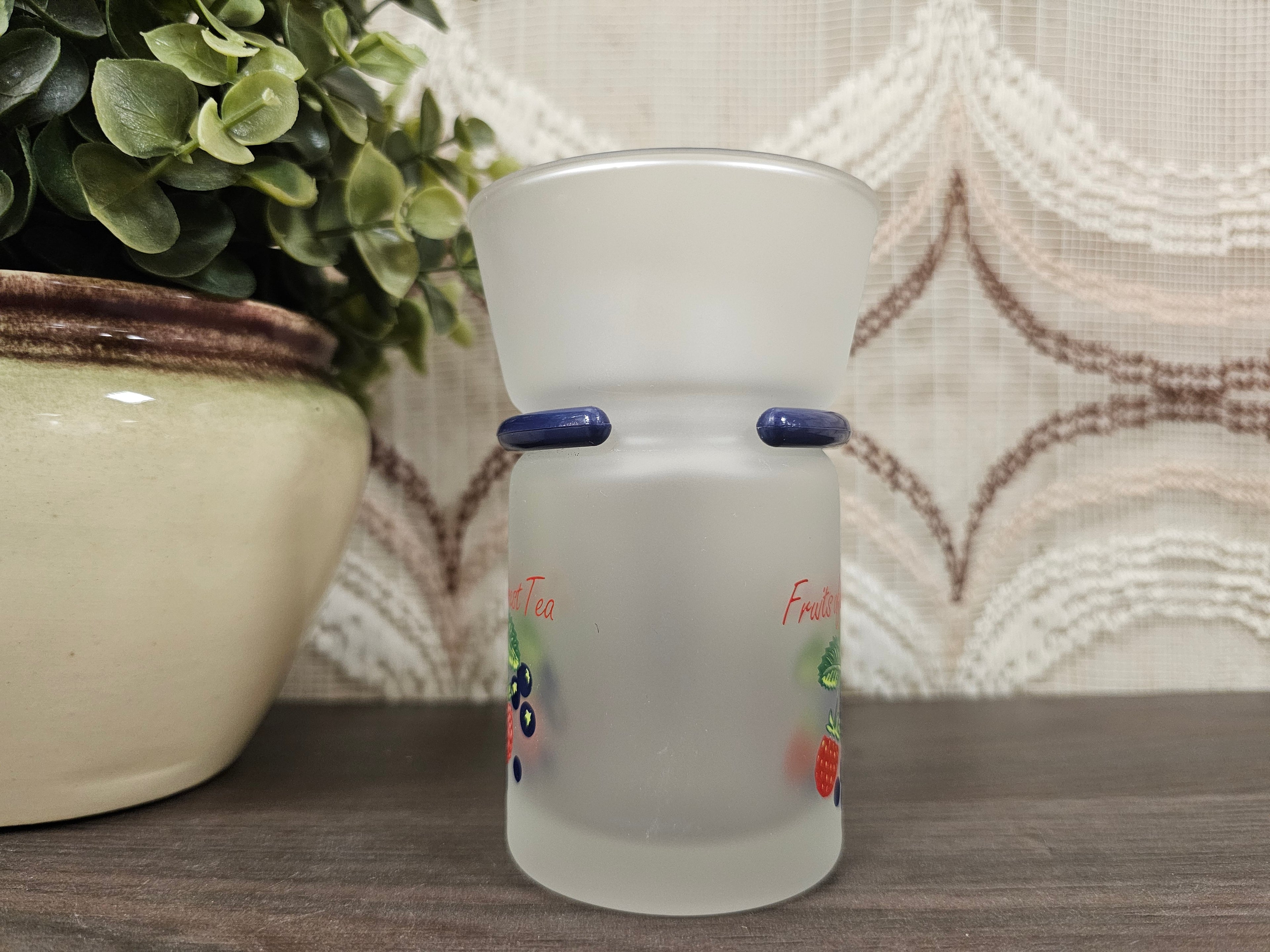 Thee beker matglas bosvruchten