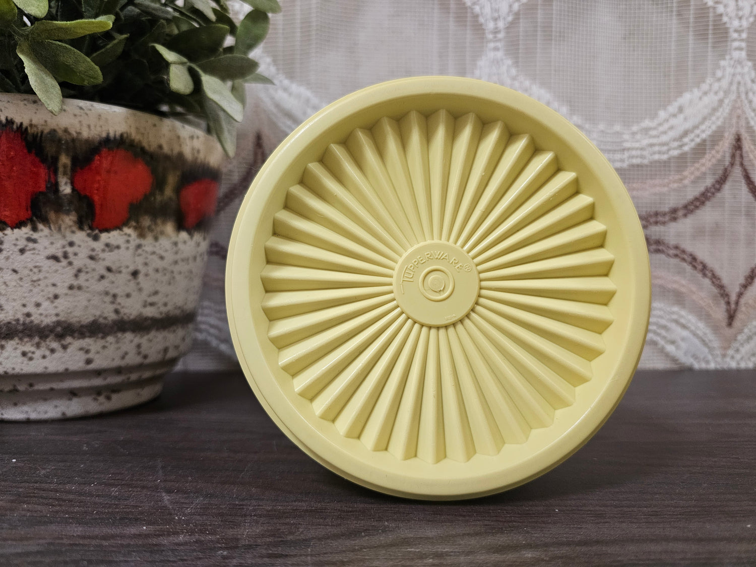 Tupperware trommel geel sterdeksel 15,5 x 11,5 cm