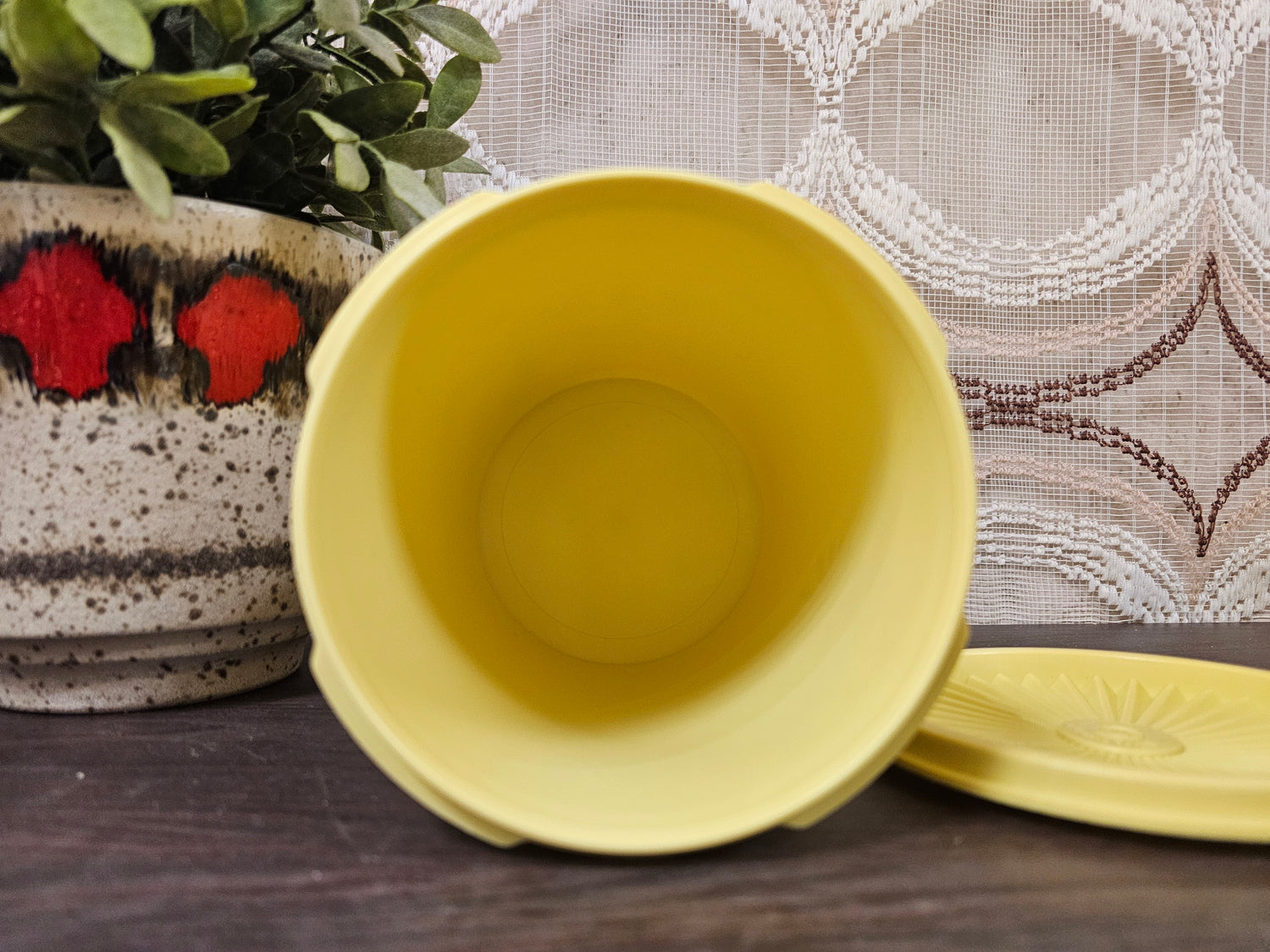 Tupperware trommel geel sterdeksel 15,5 x 11,5 cm