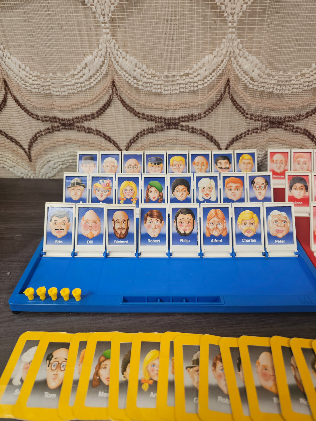 Wie is het? MB Spel jaren 80 vintage gezelschapsspel