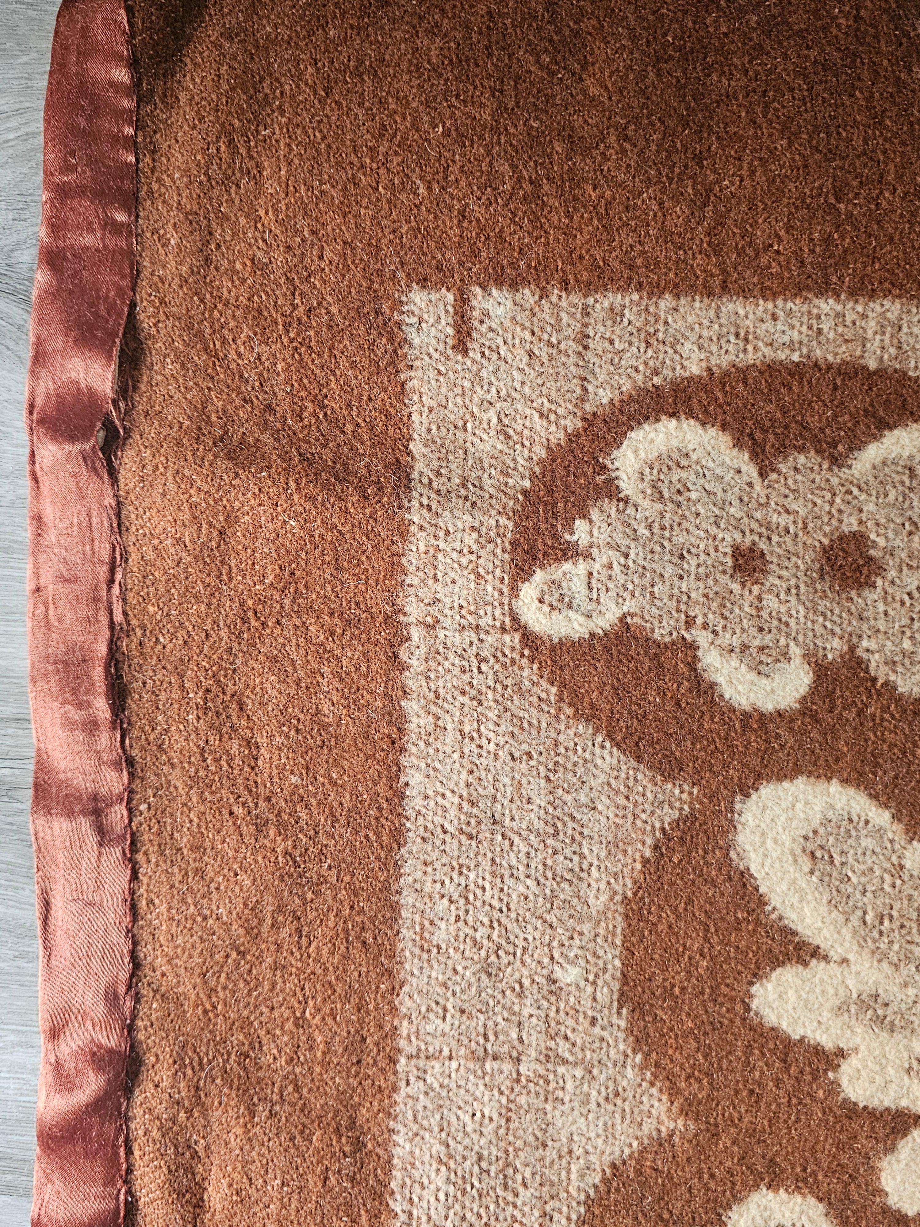 Dubbelzijdige vintage deken met bladmotief 194 x 167 cm