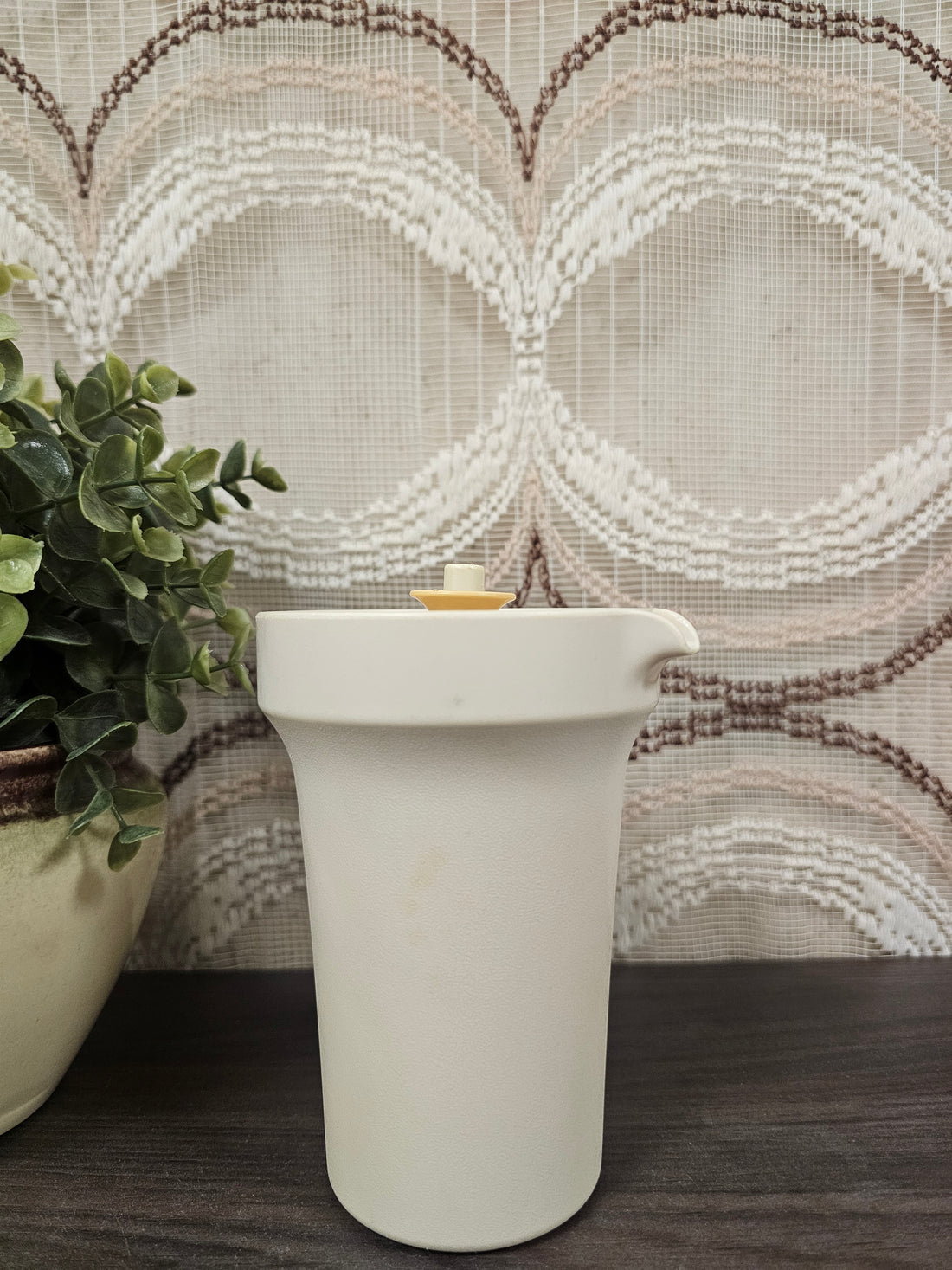 Tupperware kannetje cremekleur – 13,5 cm hoog