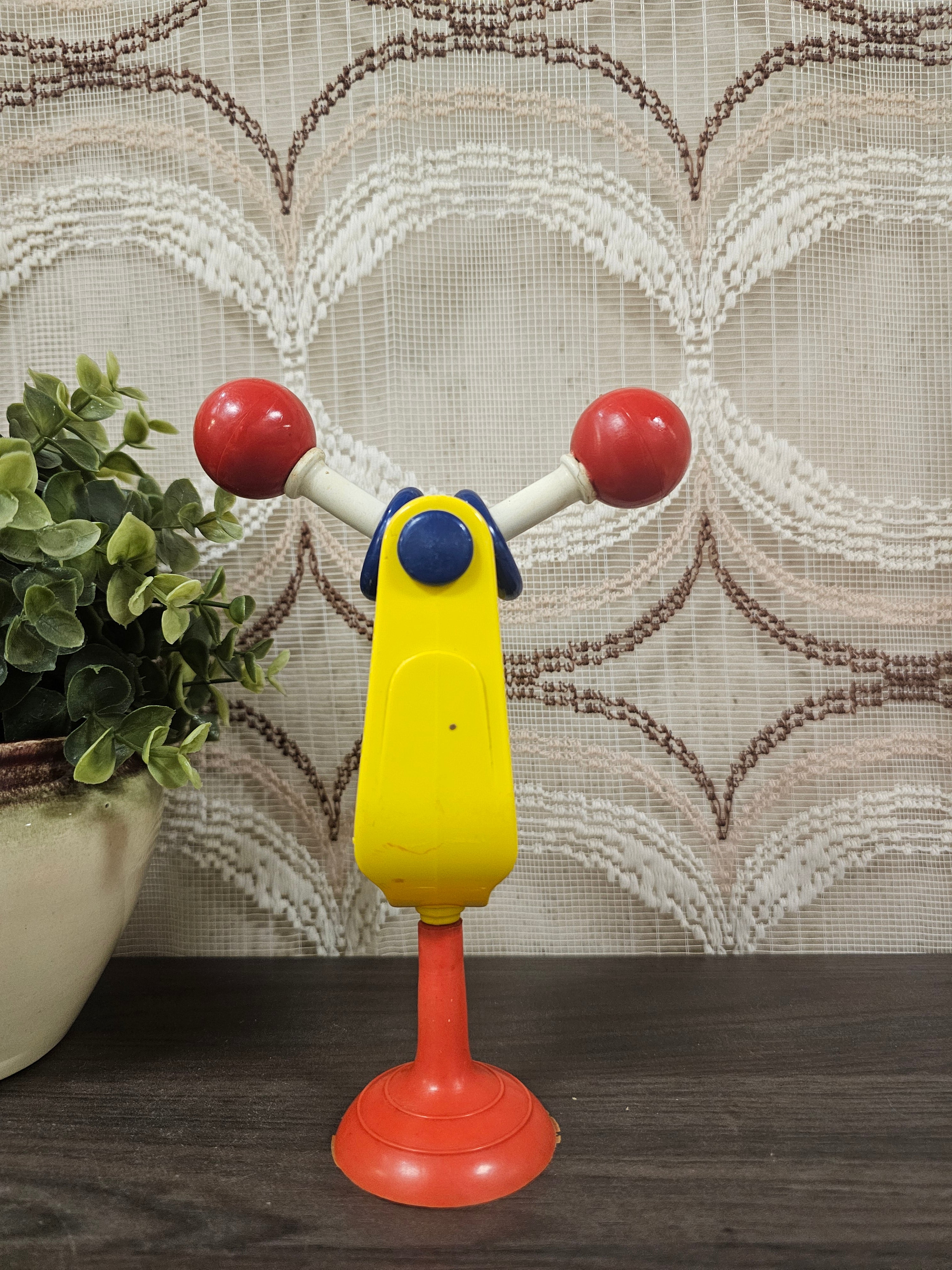 Ambi Toys Rota Rattle vintage draaibare rammelaar met zuignap