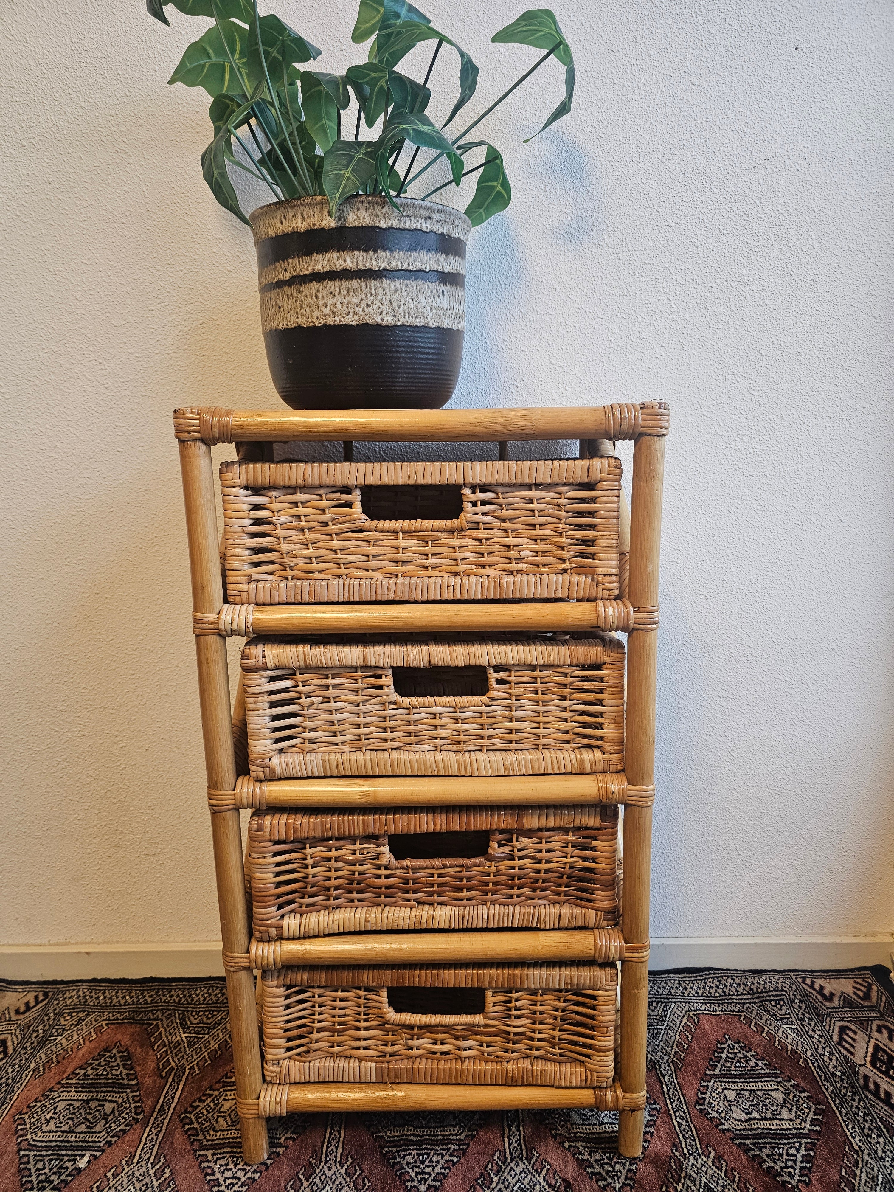 Vintage rotan ladekast met 4 lades 77 x 30 x 42 cm