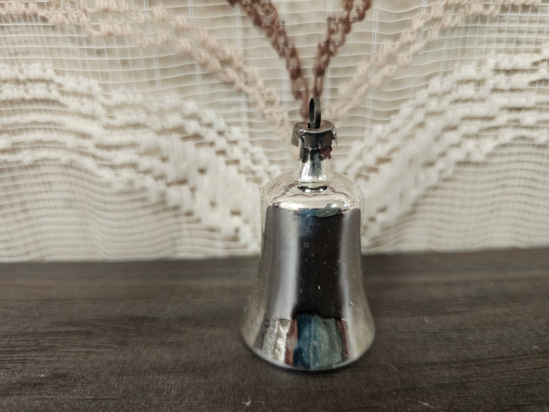 Vintage glazen kerstdecoratie bel zilver circa 5 cm