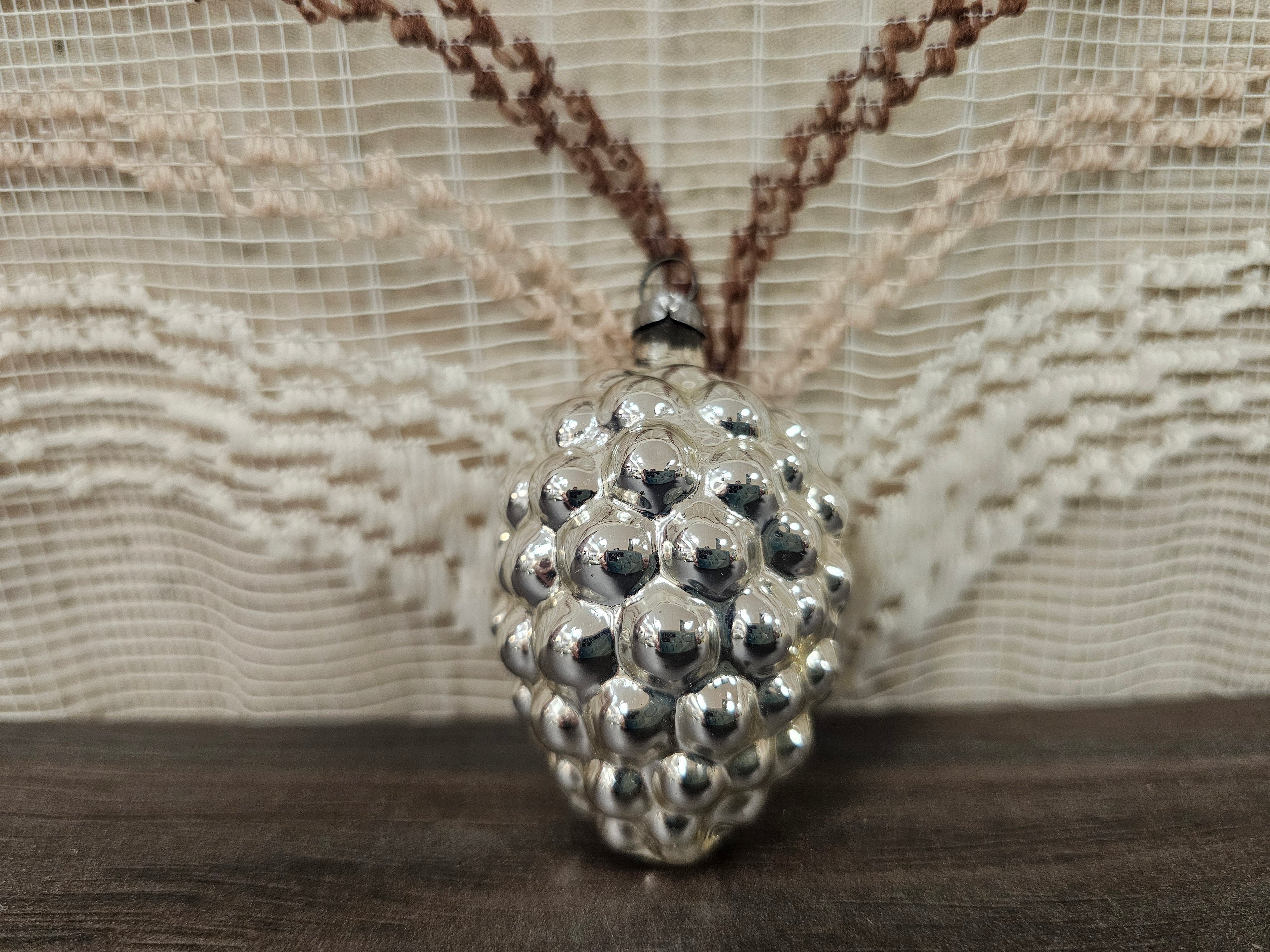 Vintage glazen kerstornament dennenappel zilver ca. 6 cm