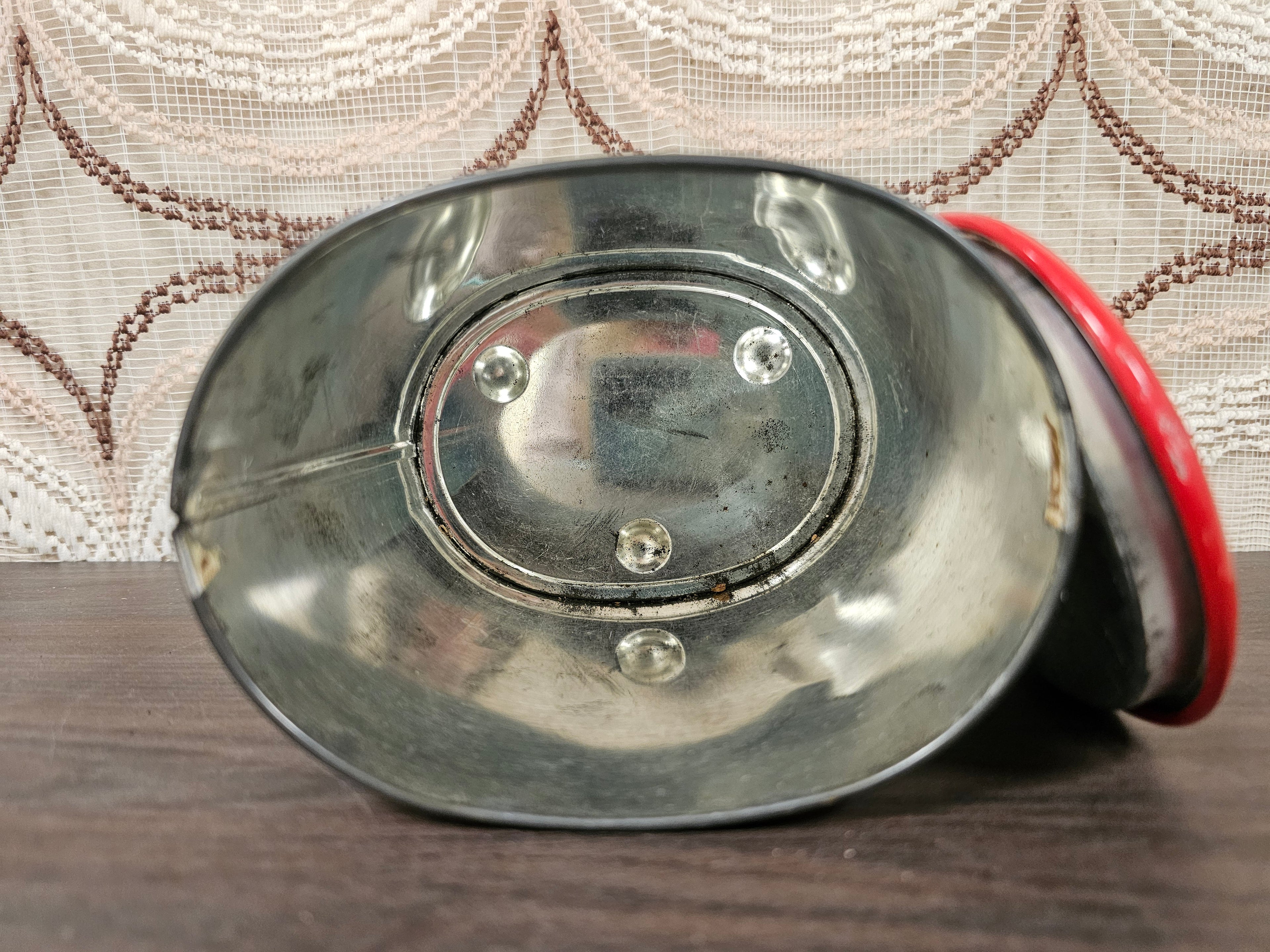 Willem II vintage sigarenblik rood met portret