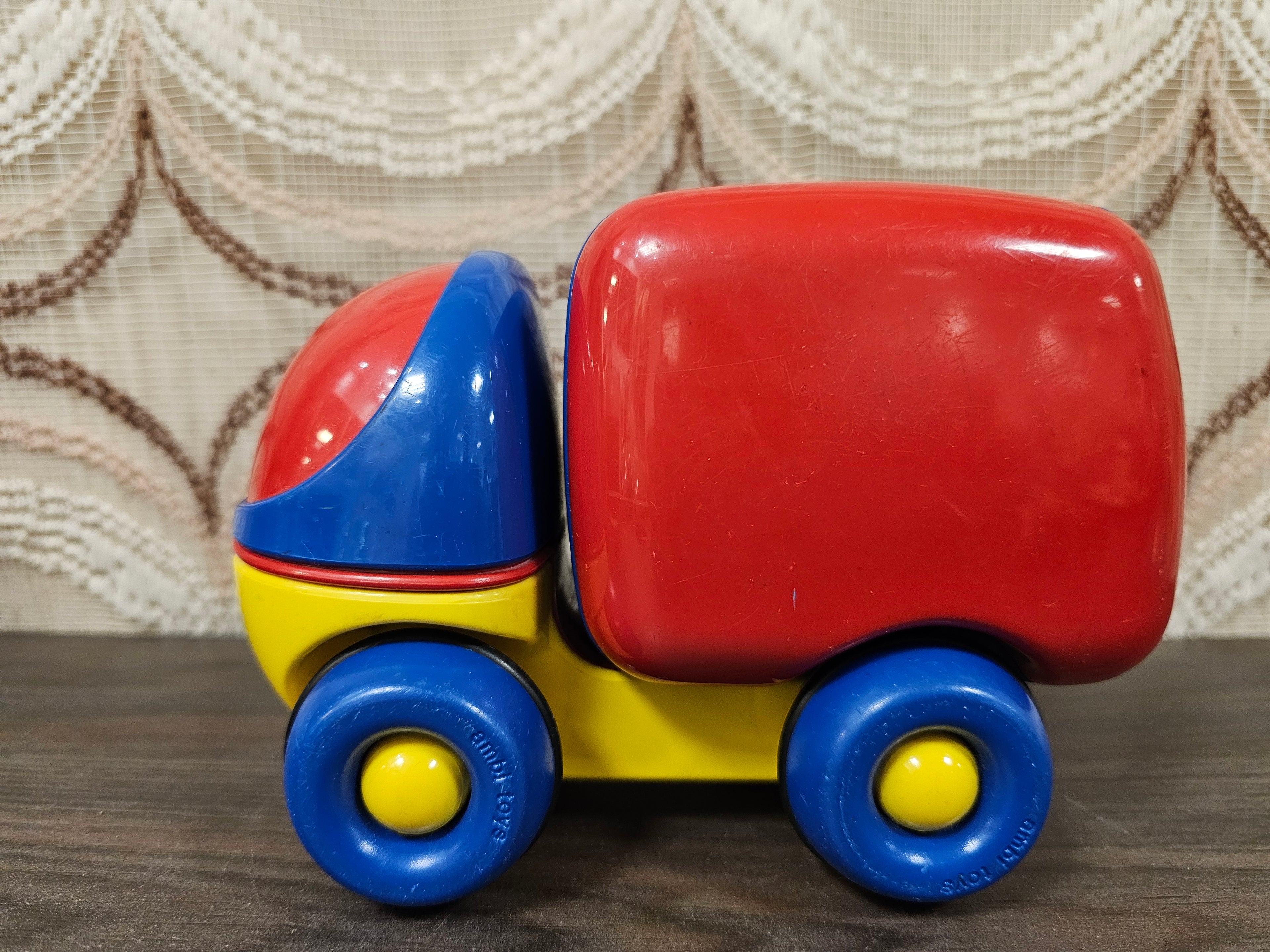 Vintage Ambi Toys vrachtwagen met laadklep