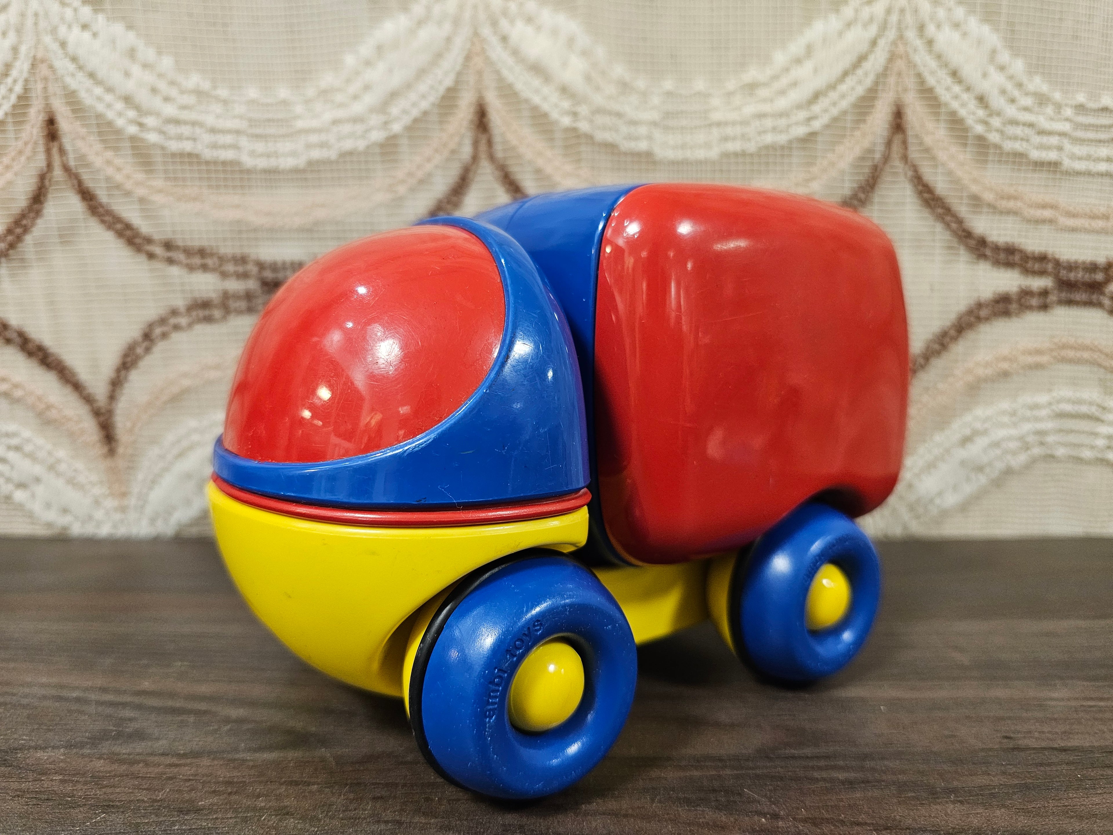 Vintage Ambi Toys vrachtwagen met laadklep