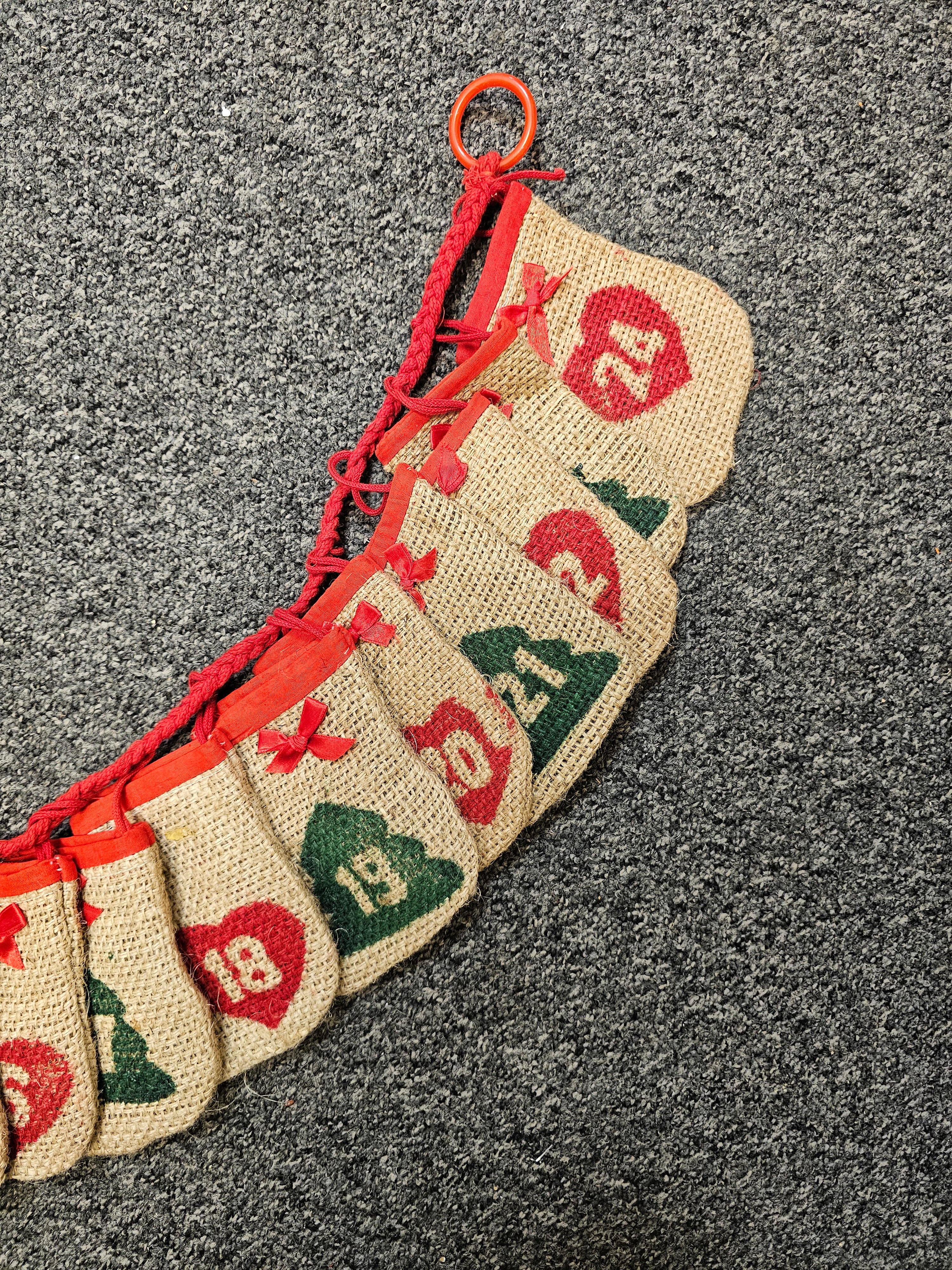 Vintage jute adventkalender met 24 zakjes
