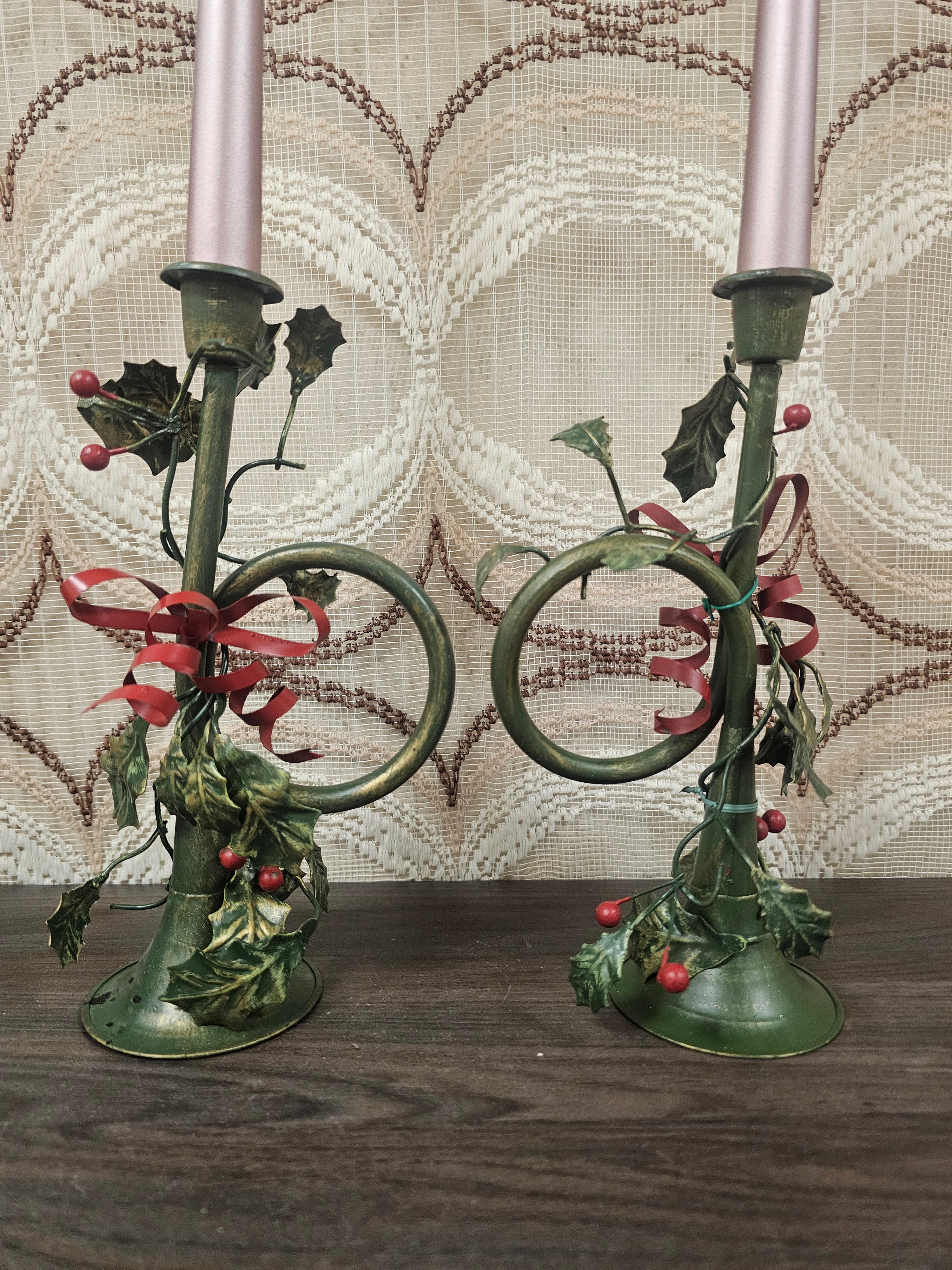 Metalen kandelaars trompetvorm groen rood 23 cm