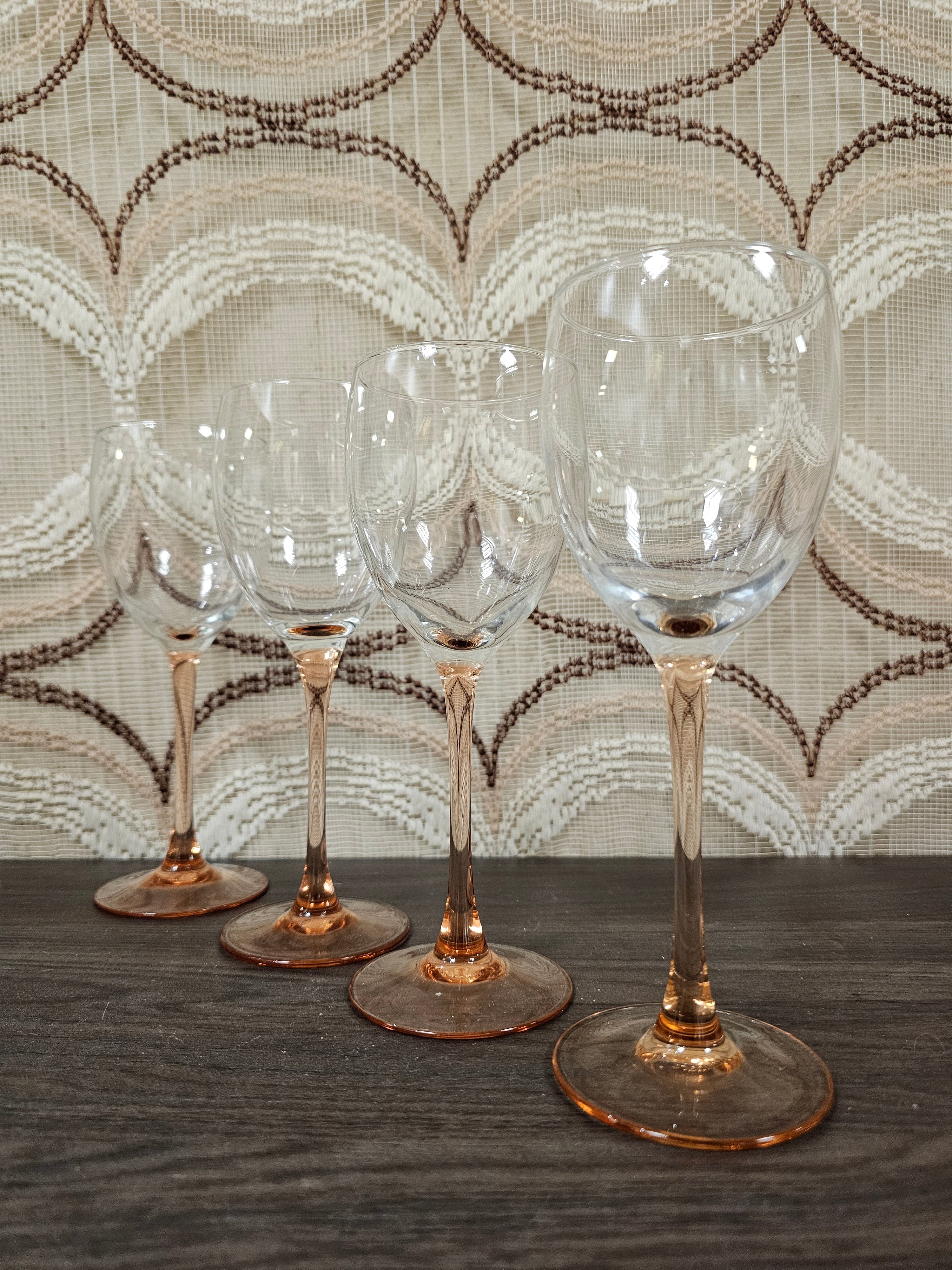 Set van 4 Luminarc France vintage wijnglazen zachtroze – 20 cm