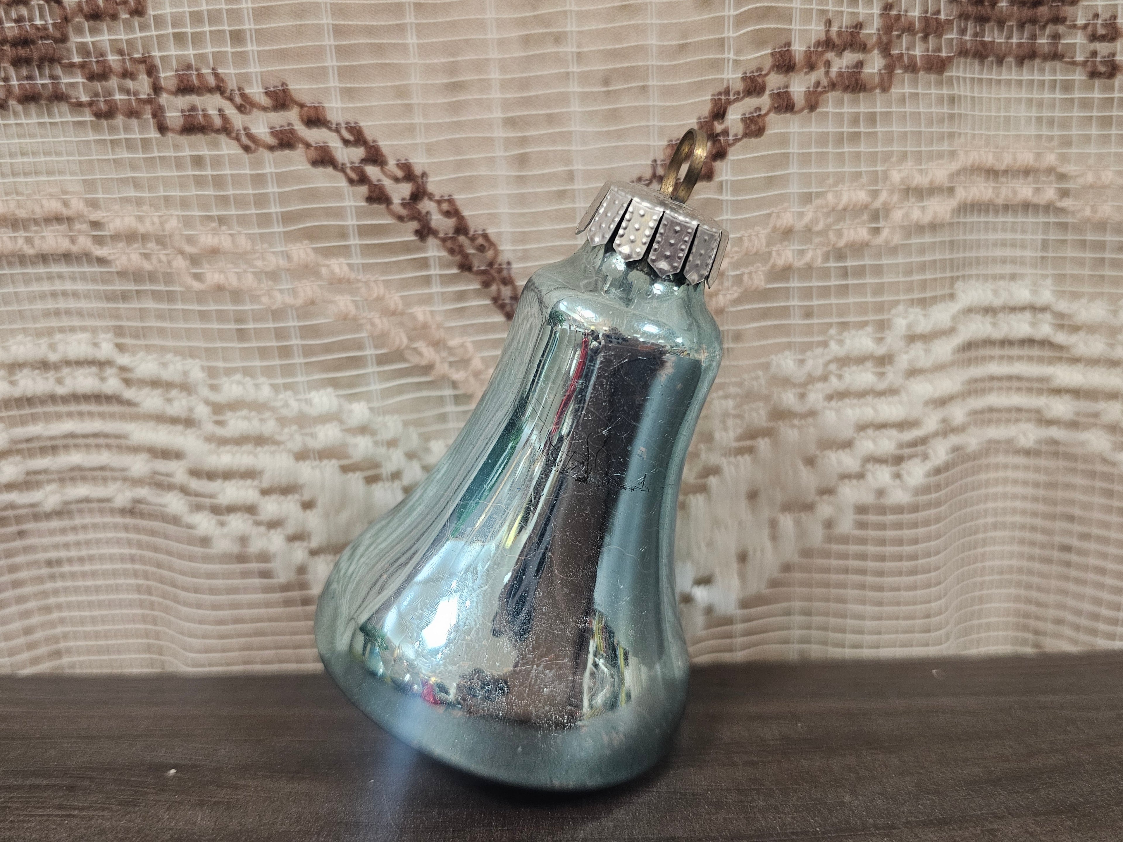 Vintage glazen kerstbel lichtblauw