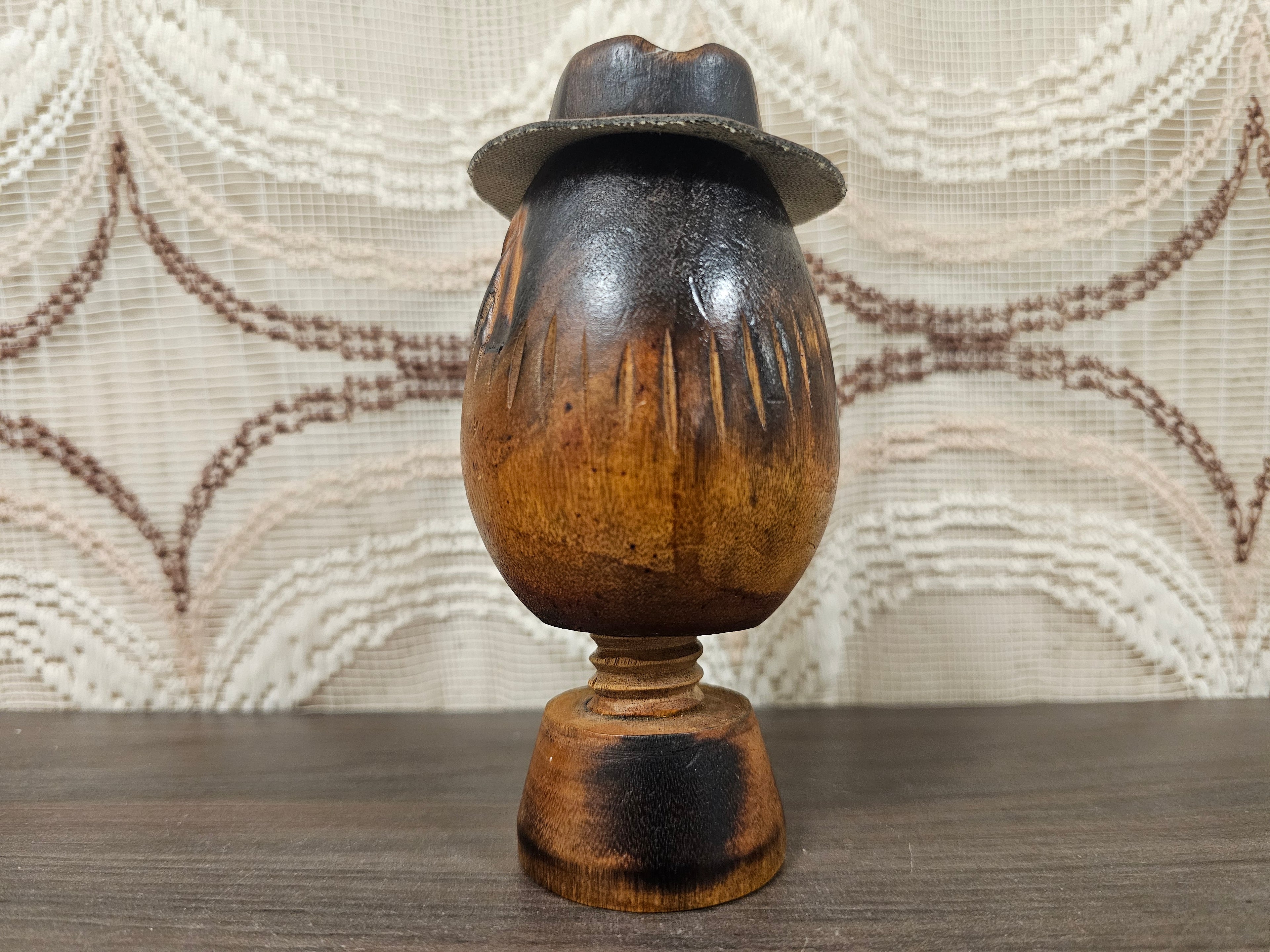 Vintage houten notenkraker mannetje met hoed