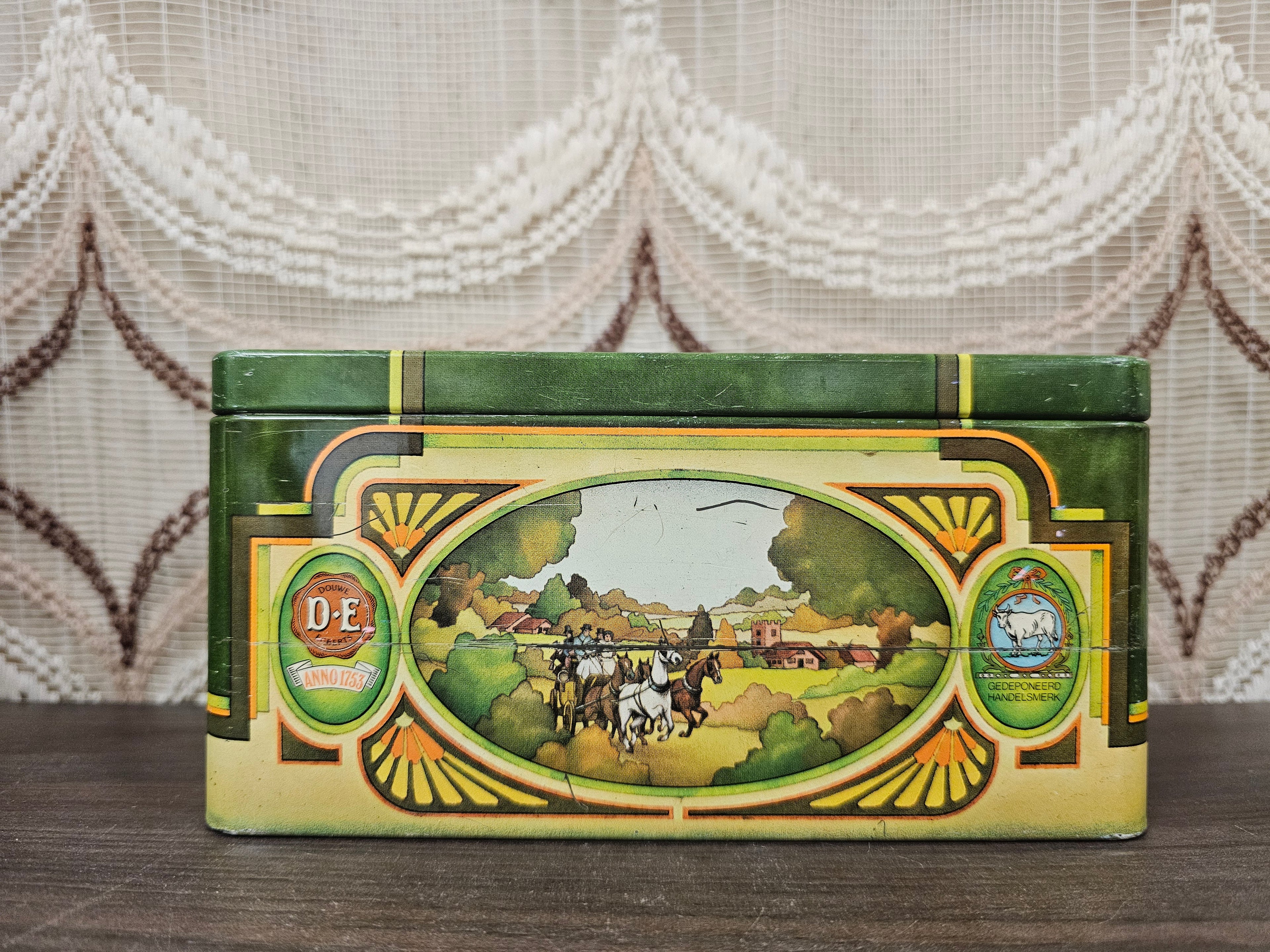 Vintage Douwe Egberts Pickwick theeblik