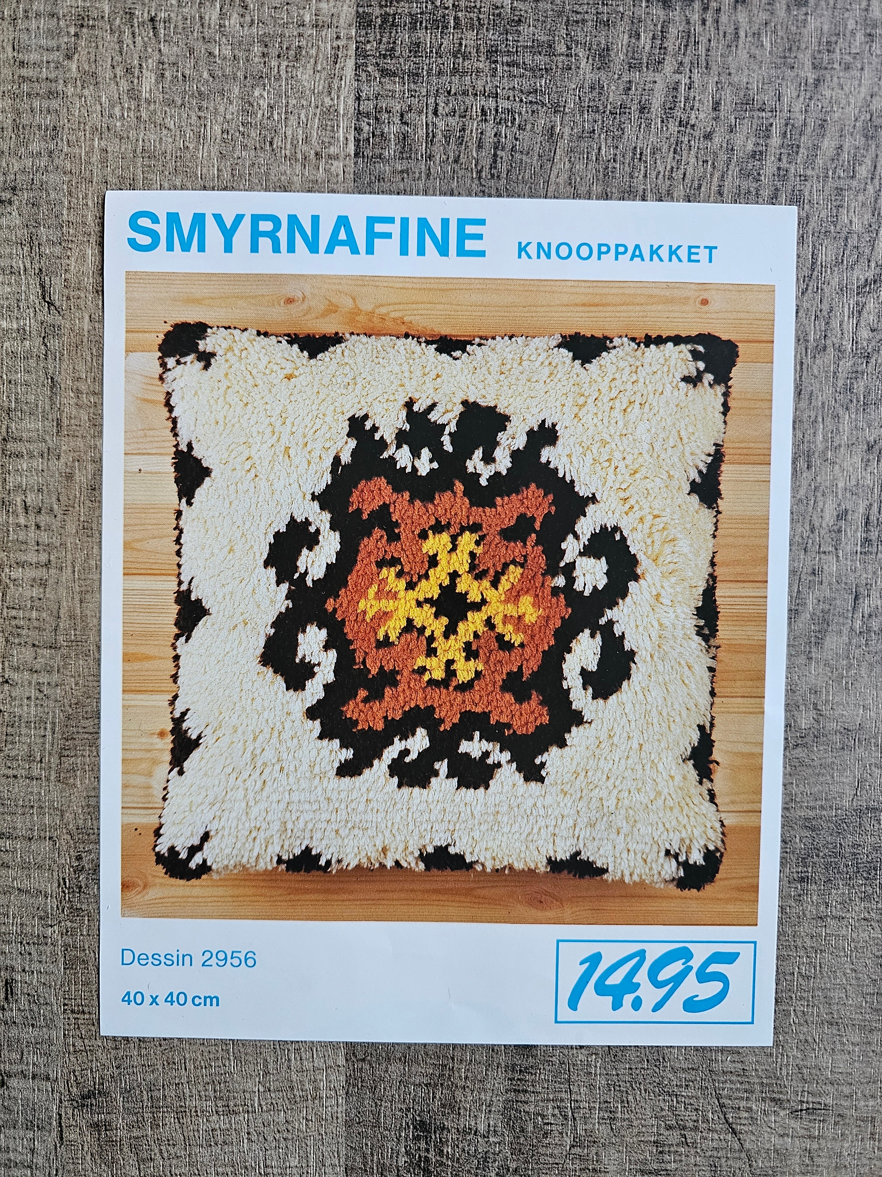 Smyrna knoopkussen bloemmotief wol vintage