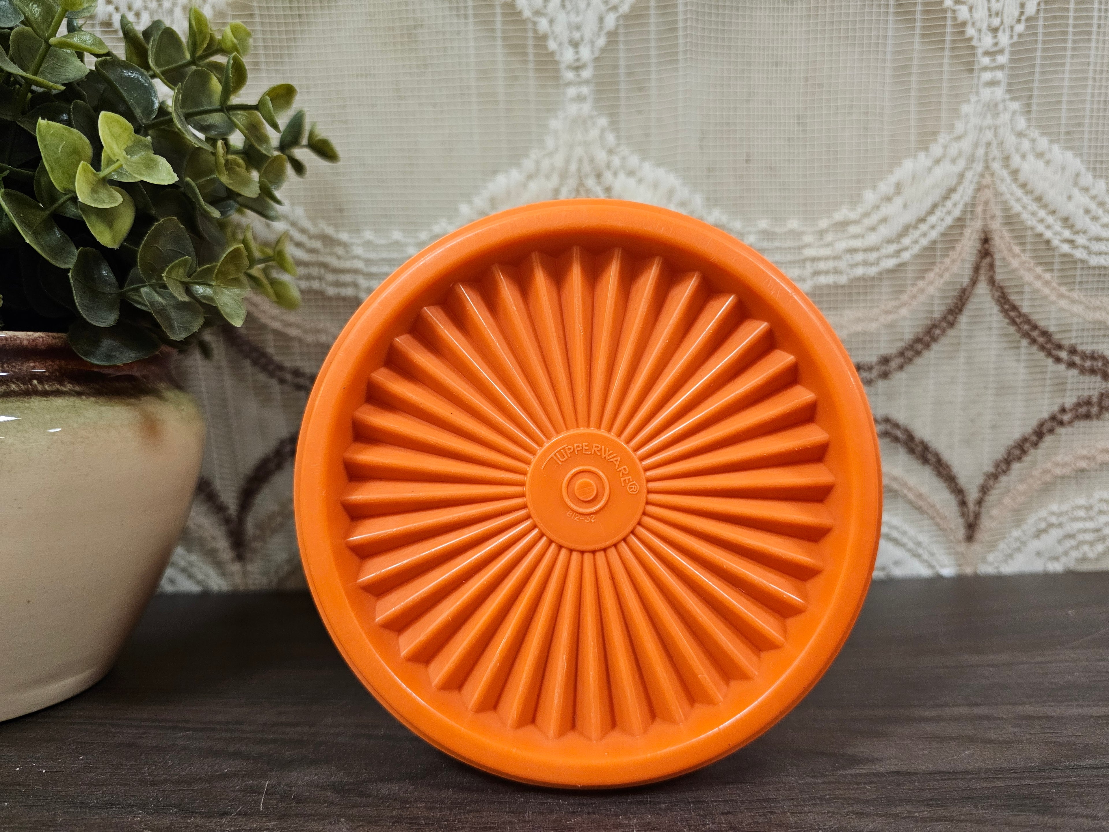 Tupperware voorraadbus oranje met sterdeksel – Ø 11,5 cm x 15,5