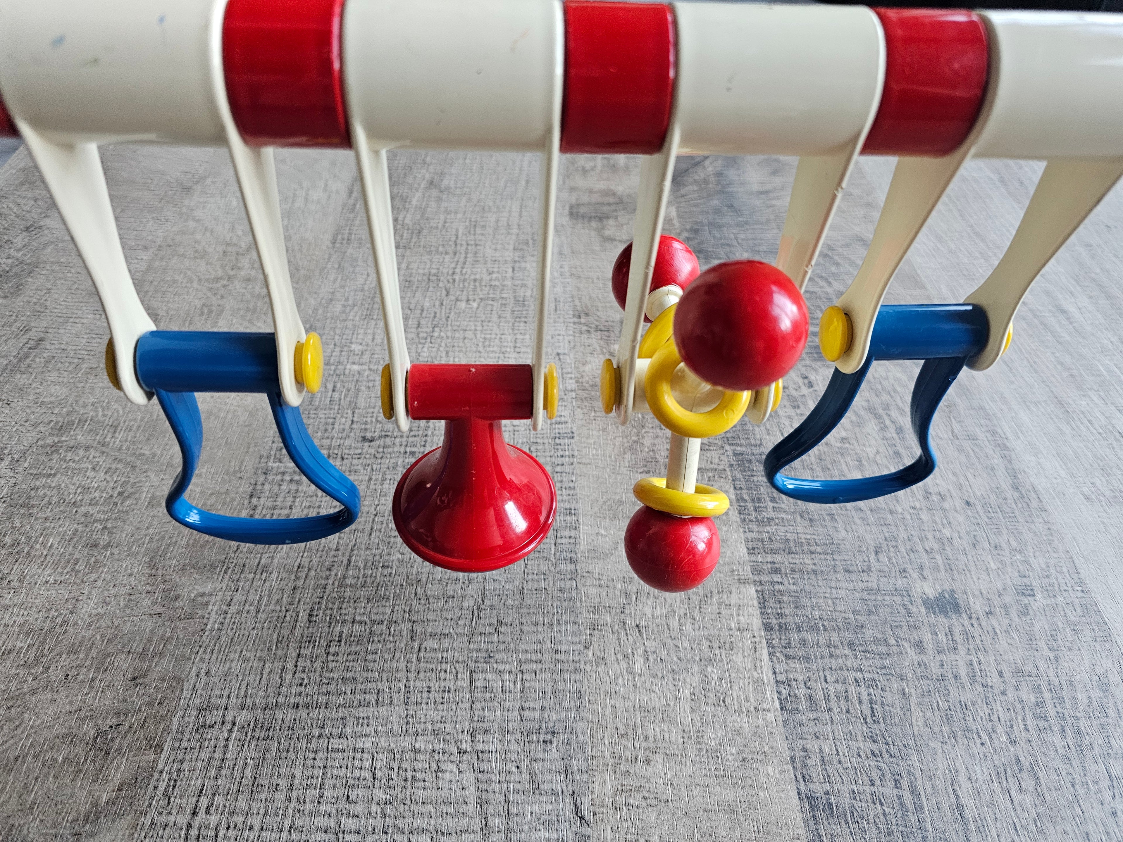 Ambi Toys vintage babygym rood wit